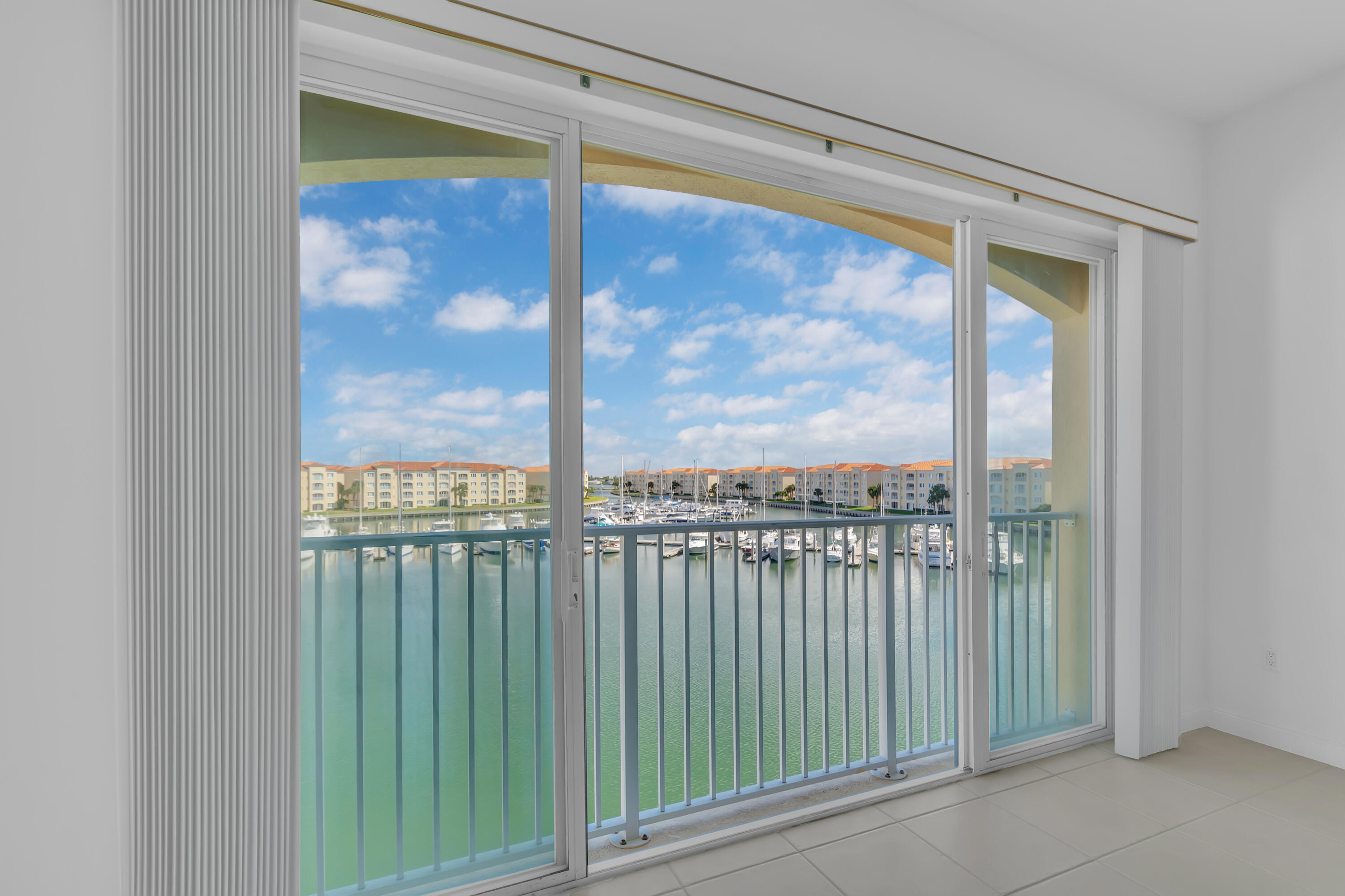 12 Harbour Isles Dr Ph1