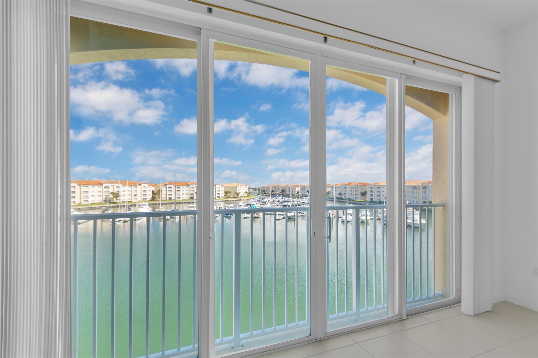 12 Harbour Isles Dr Ph1