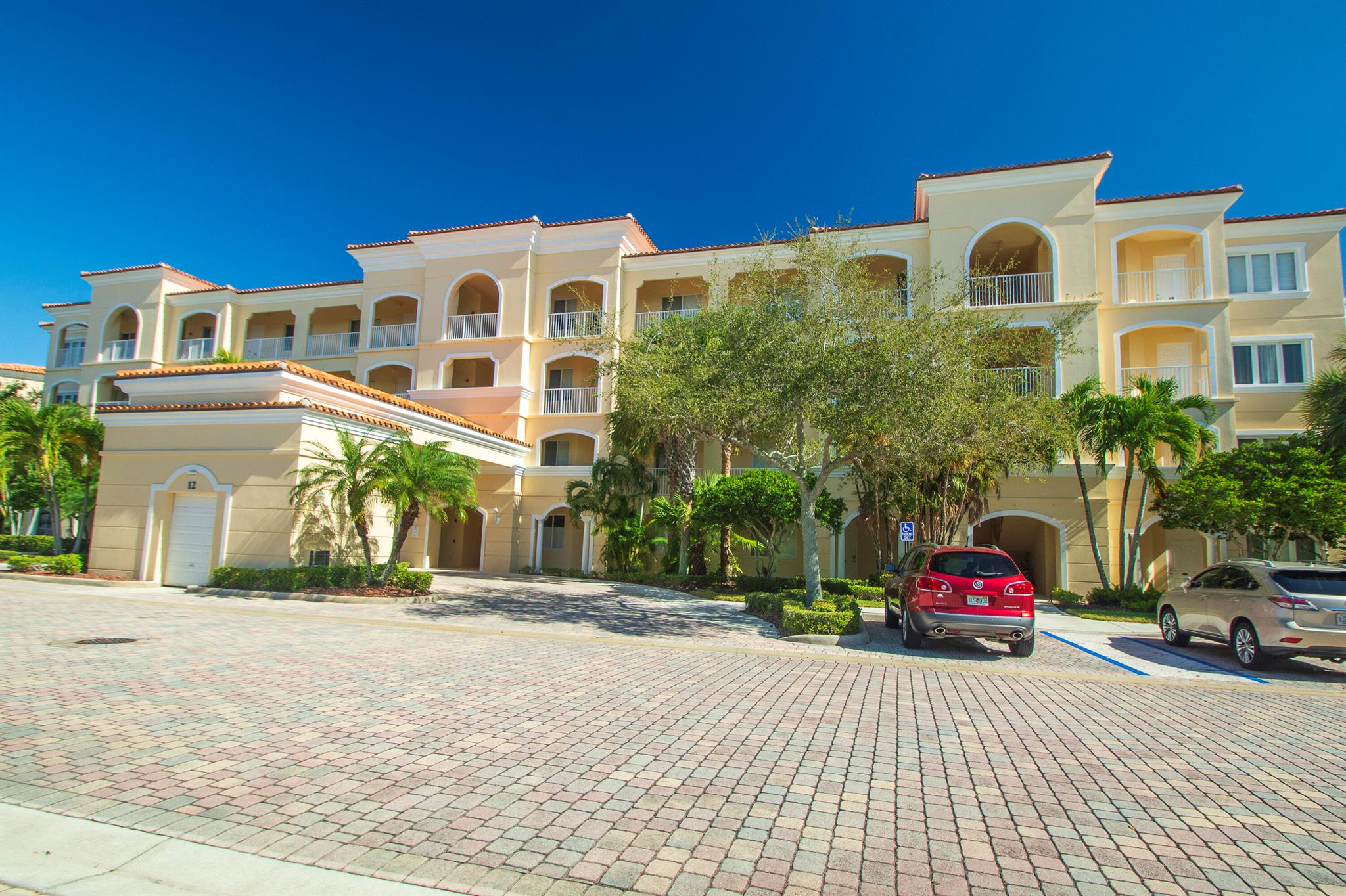12 Harbour Isles Dr Ph1