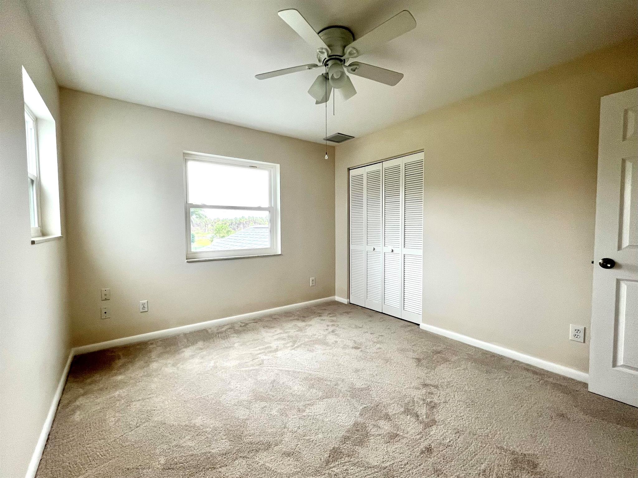 1441 W 56th Sq Square W