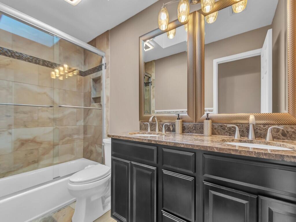 1441 W 56th Sq Square W
