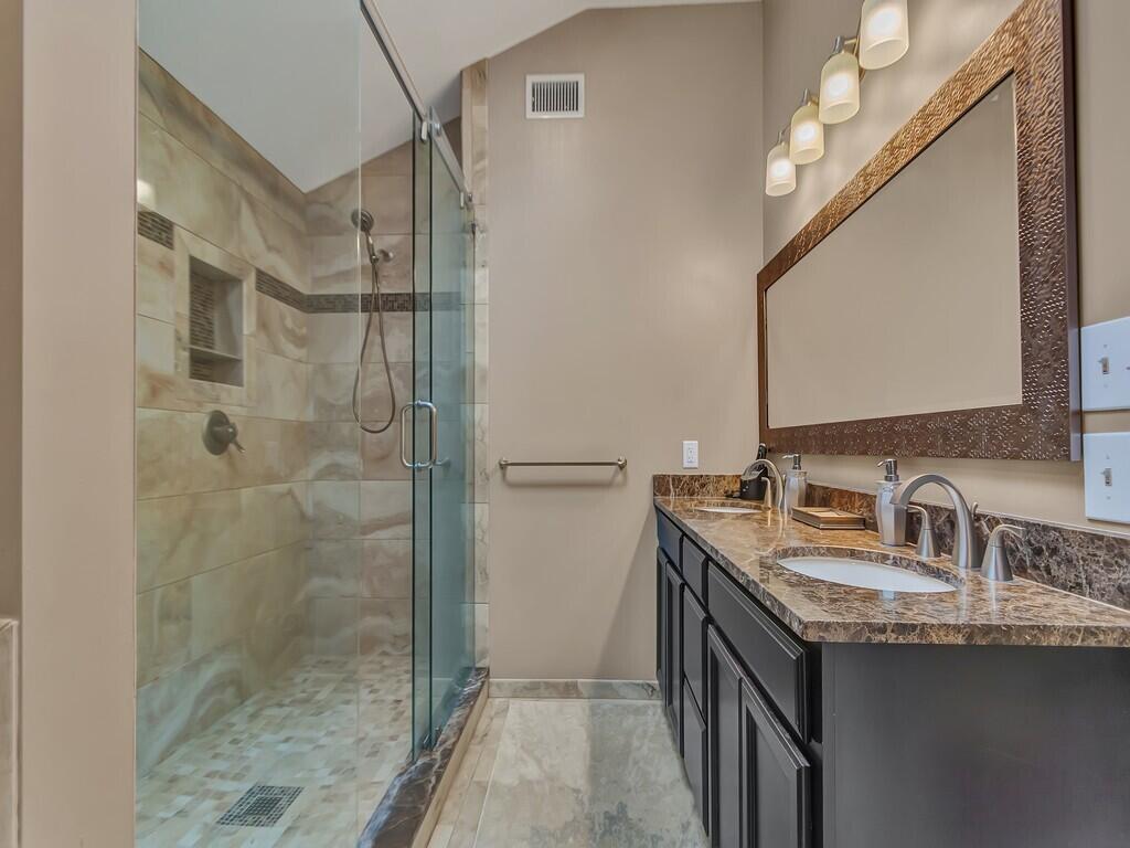 1441 W 56th Sq Square W