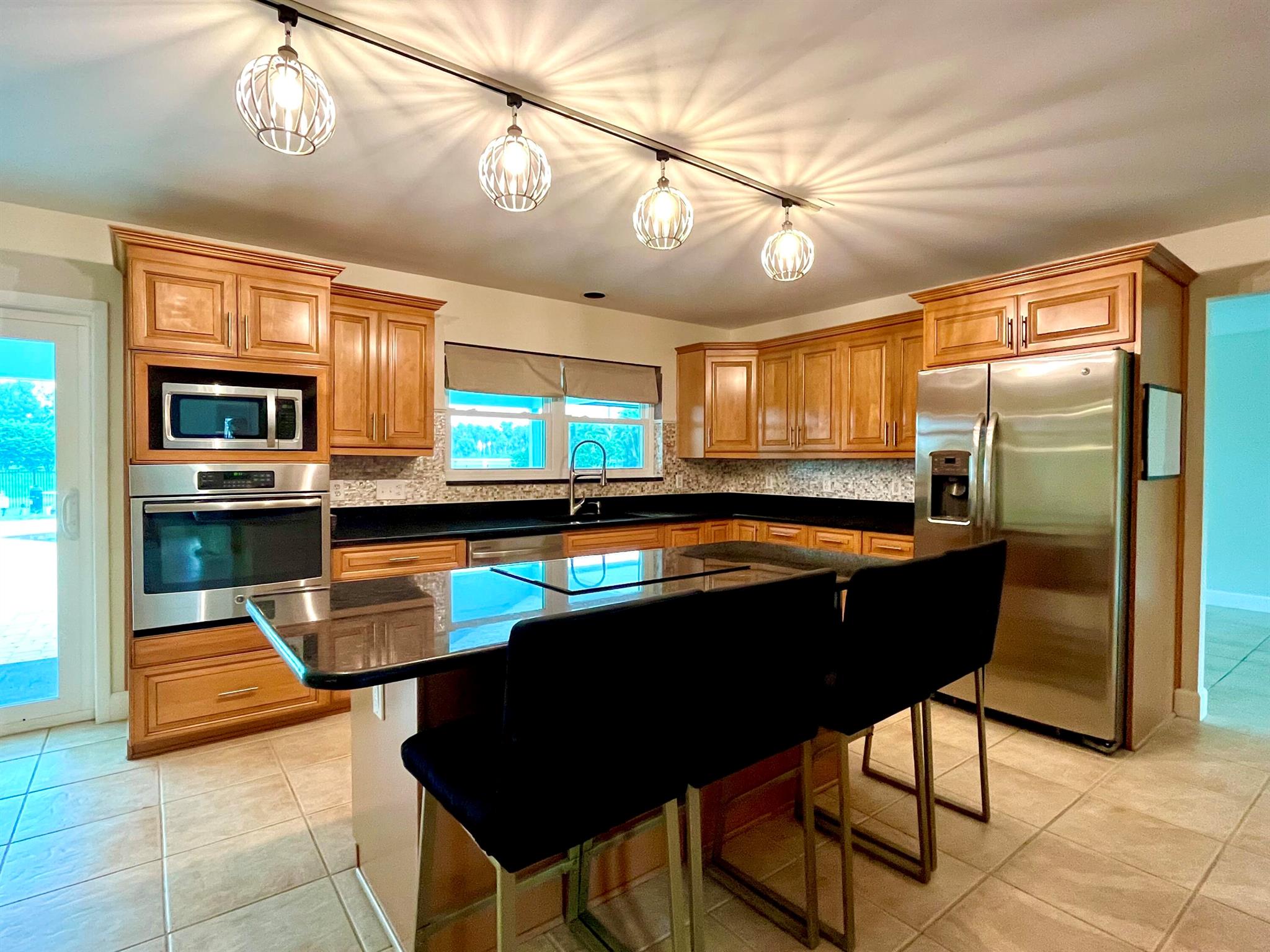 1441 W 56th Sq Square W