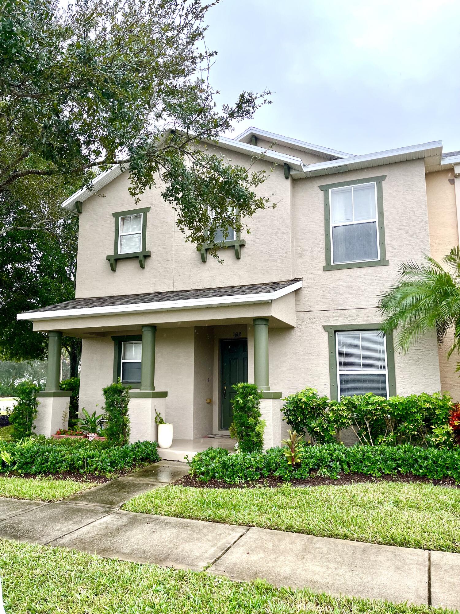 1612 W Pointe West Way W