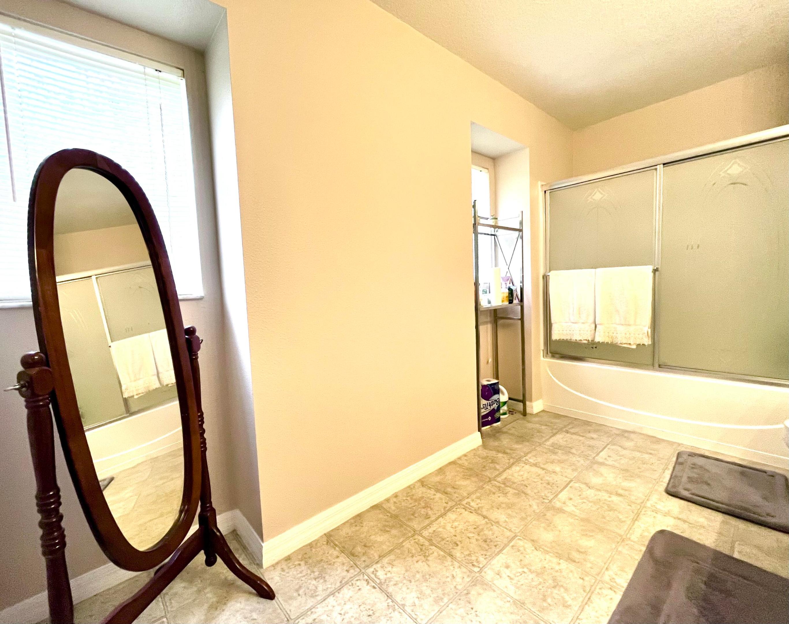 1612 W Pointe West Way W