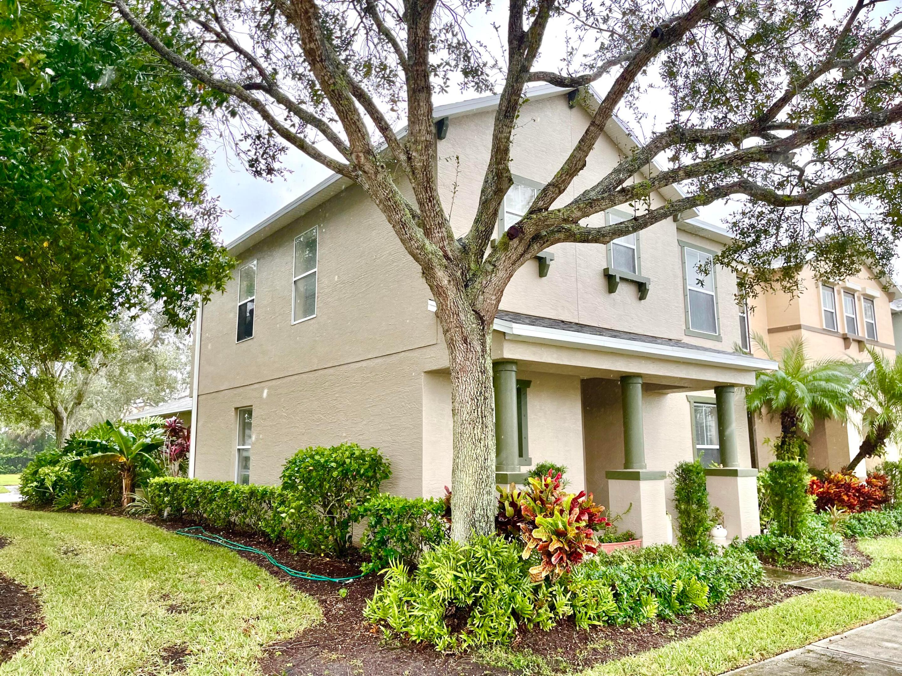 1612 W Pointe West Way W