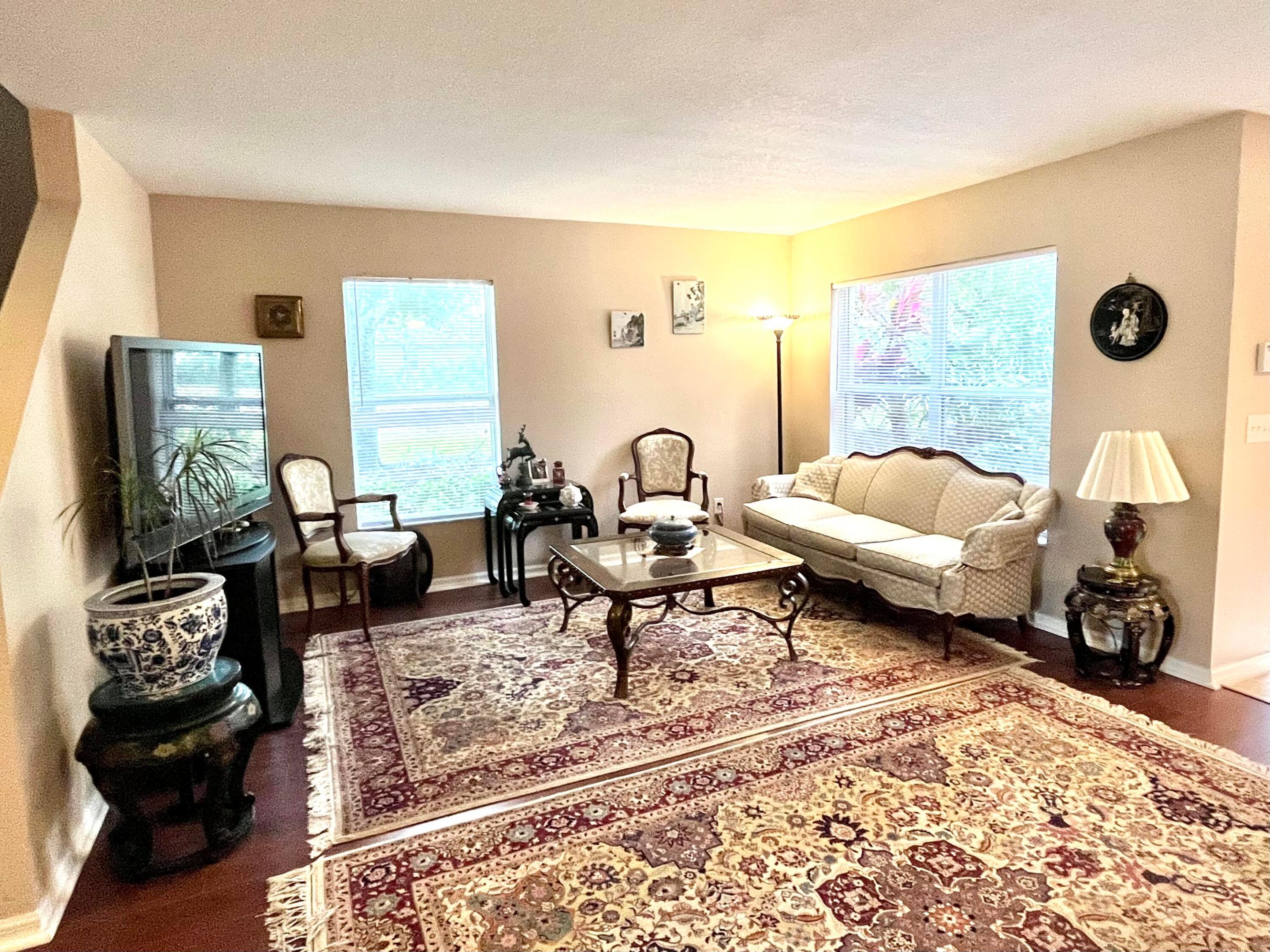 1612 W Pointe West Way W