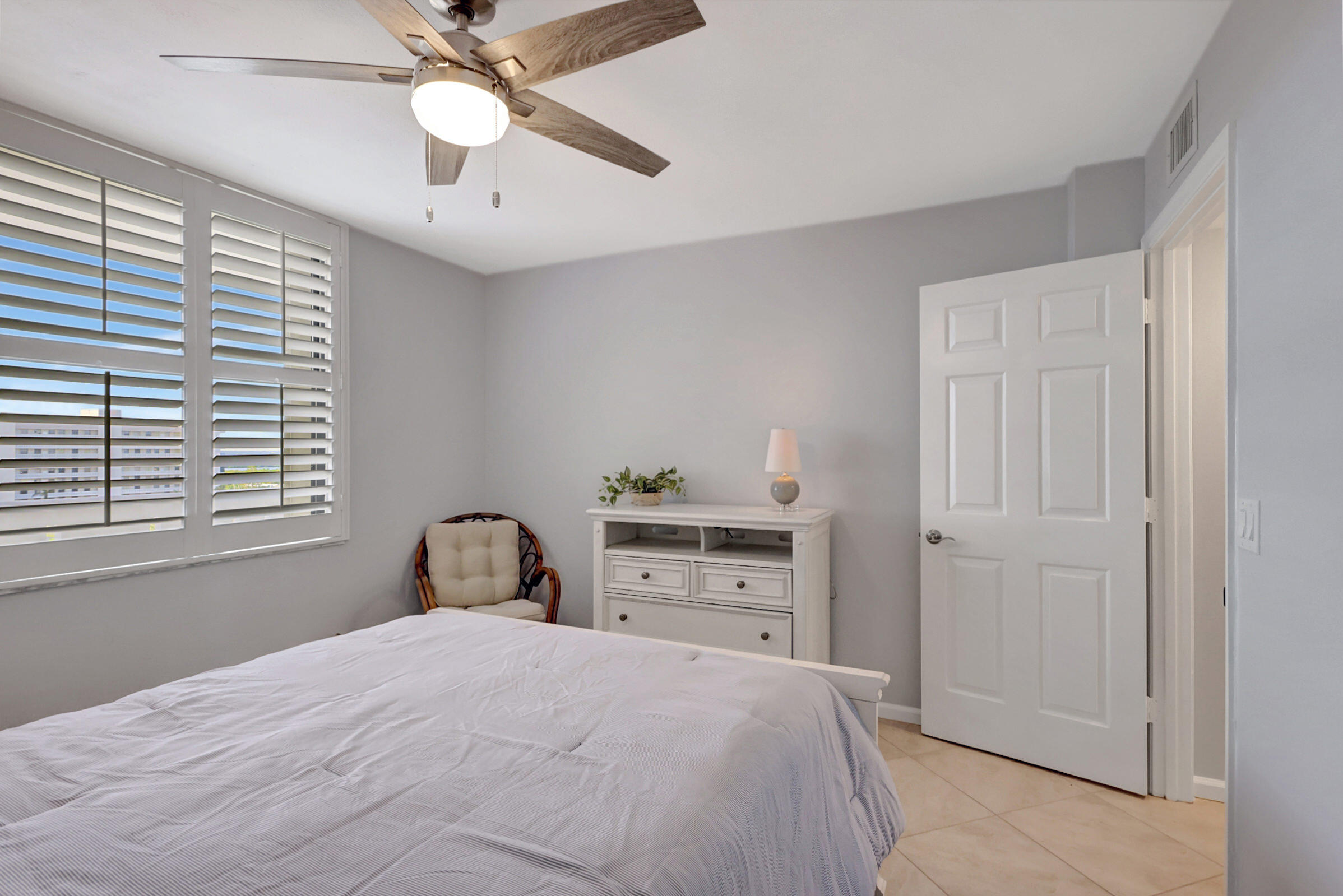 5055 North Highway A1a 705