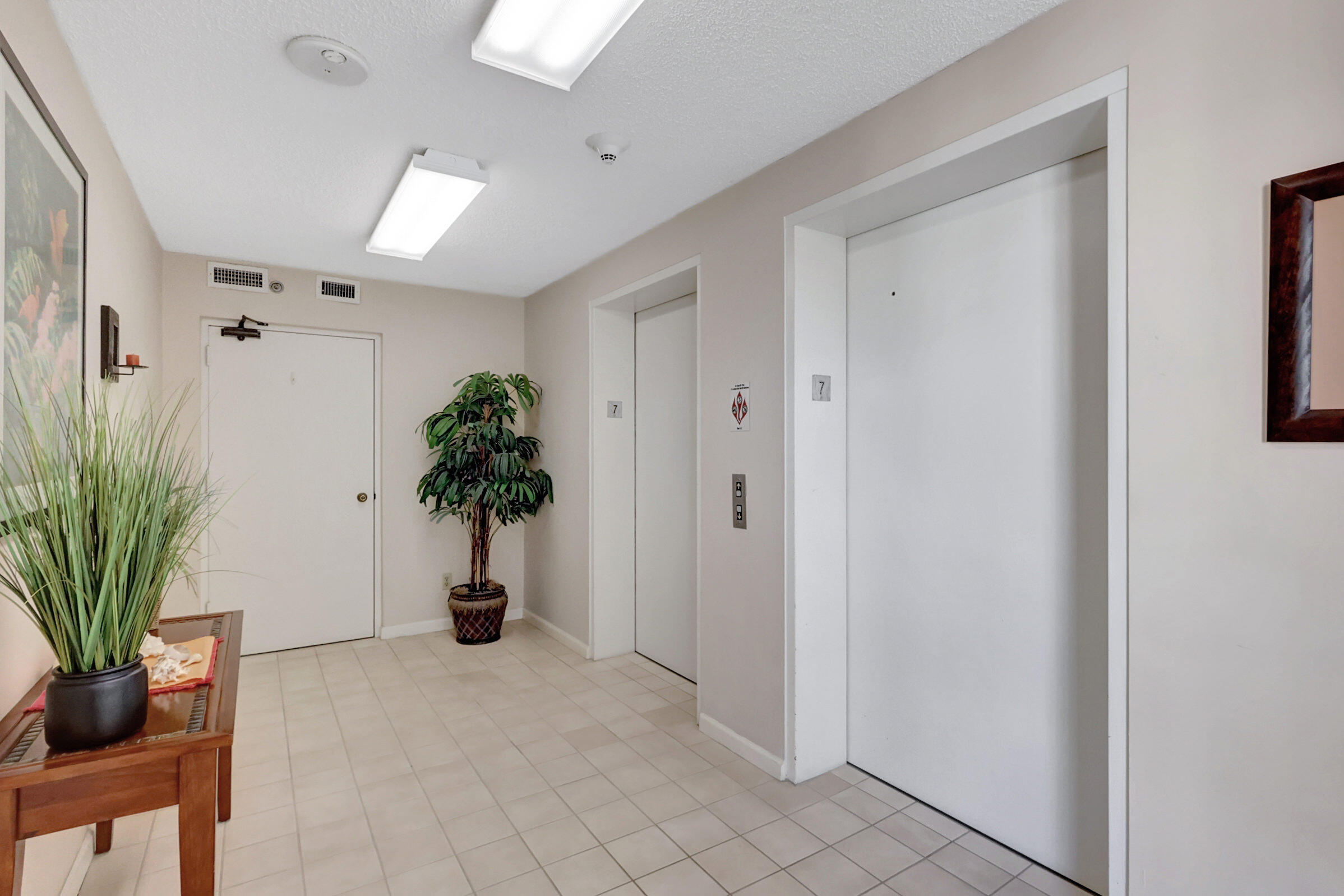 5055 North Highway A1a 705