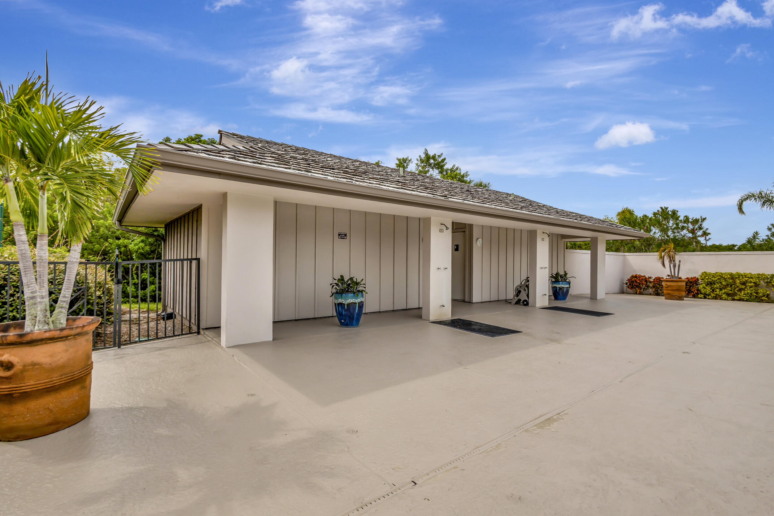 5055 North Highway A1a 705