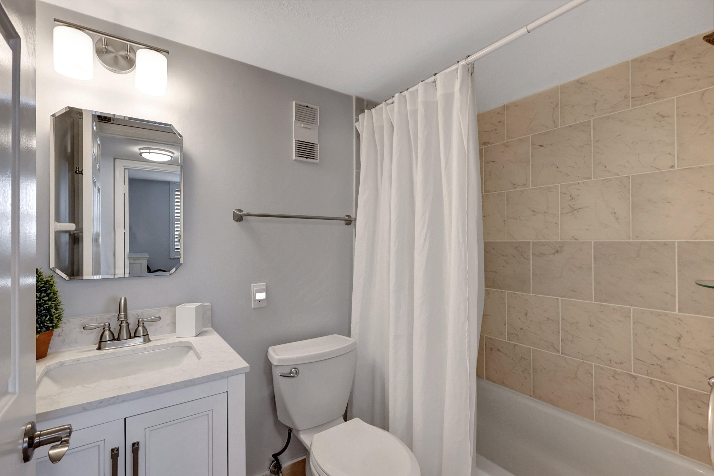 5055 North Highway A1a 705