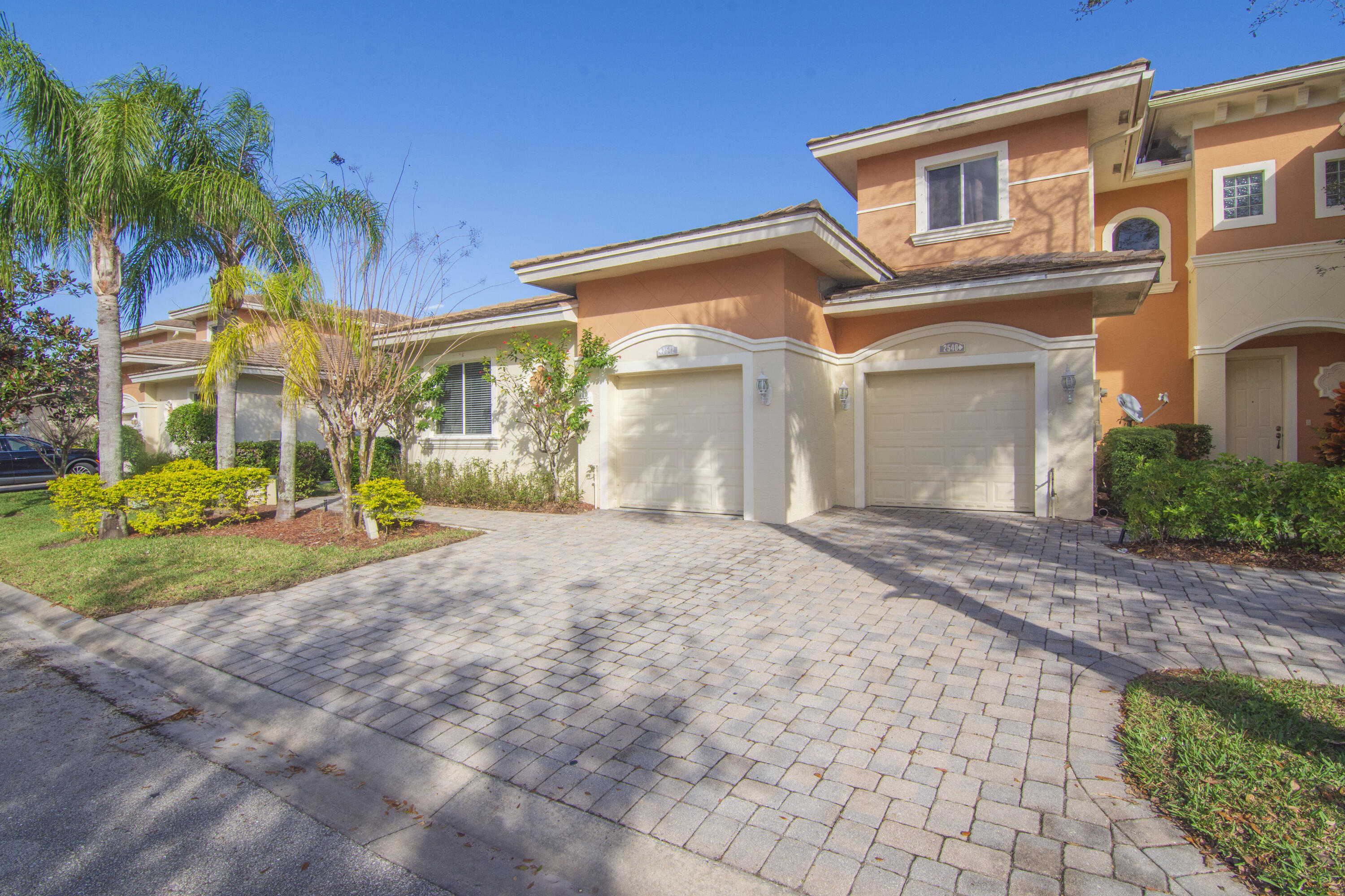 2542 Stockbridge Square SW