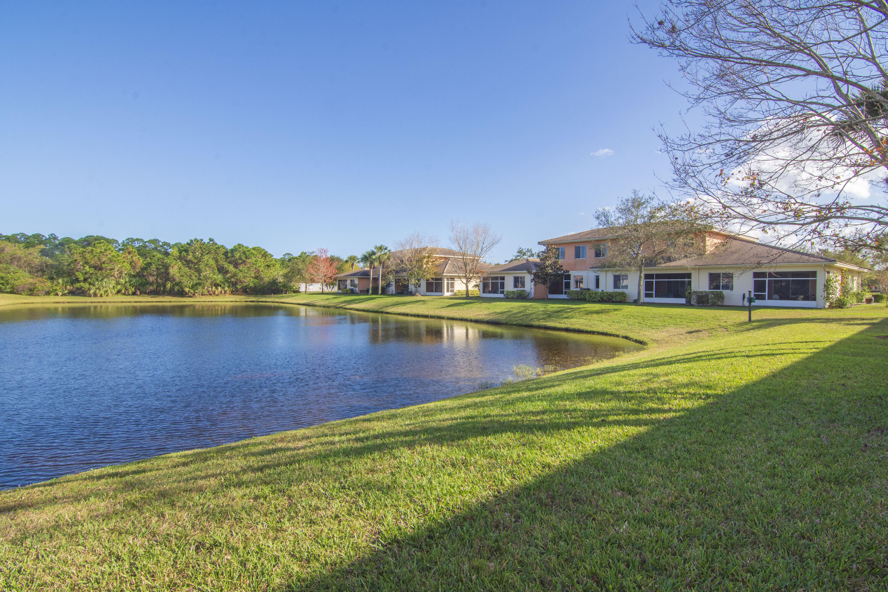 2542 Stockbridge Square SW