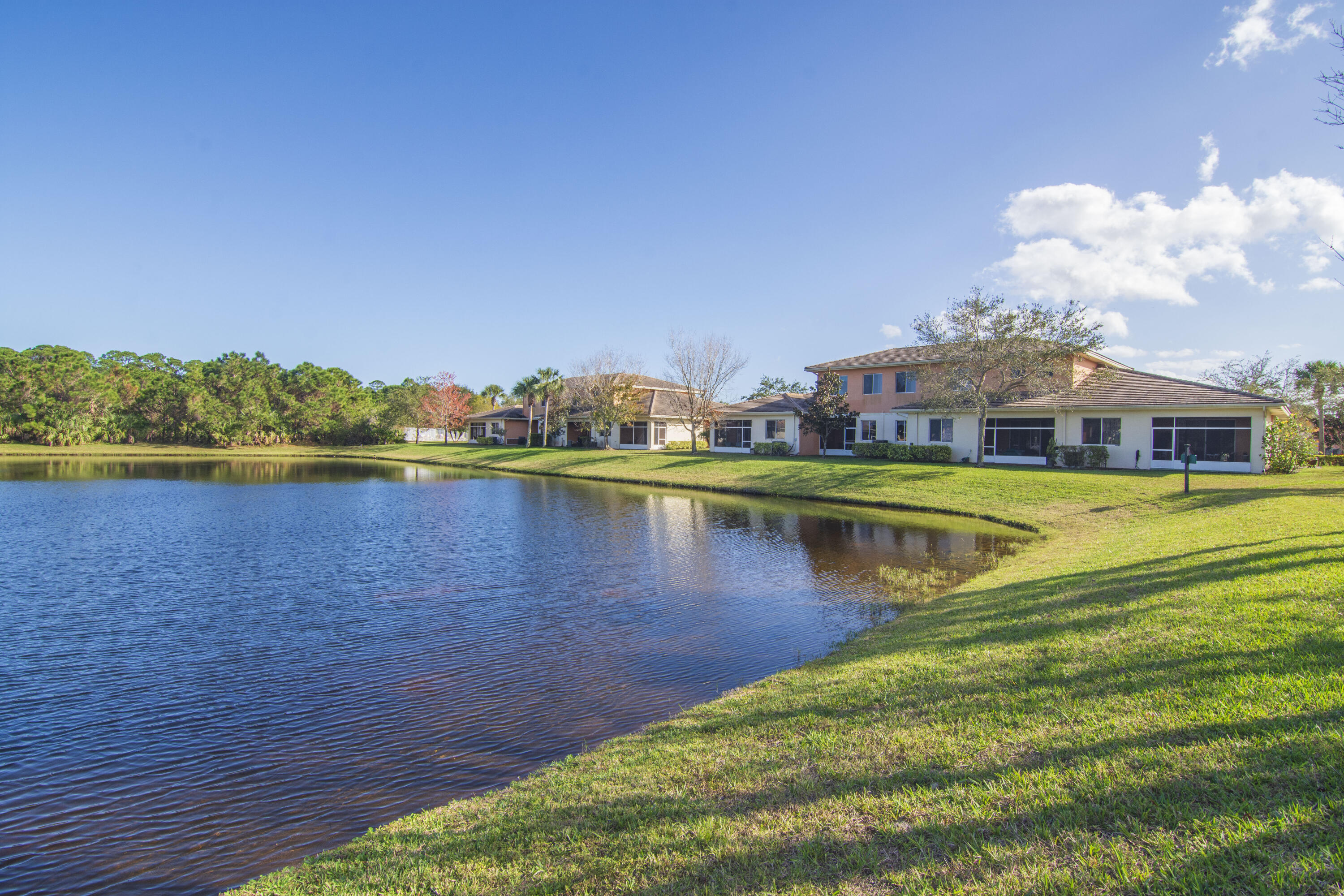 2542 Stockbridge Square SW