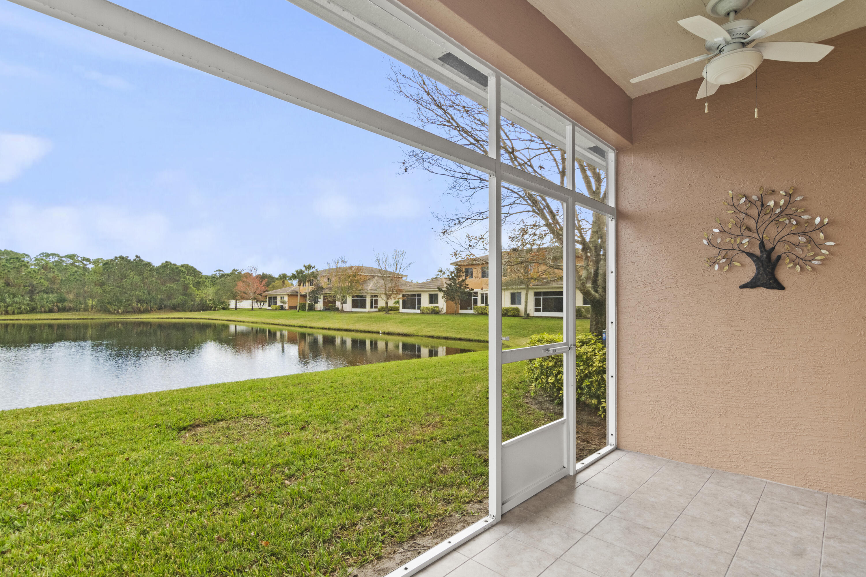 2542 Stockbridge Square SW