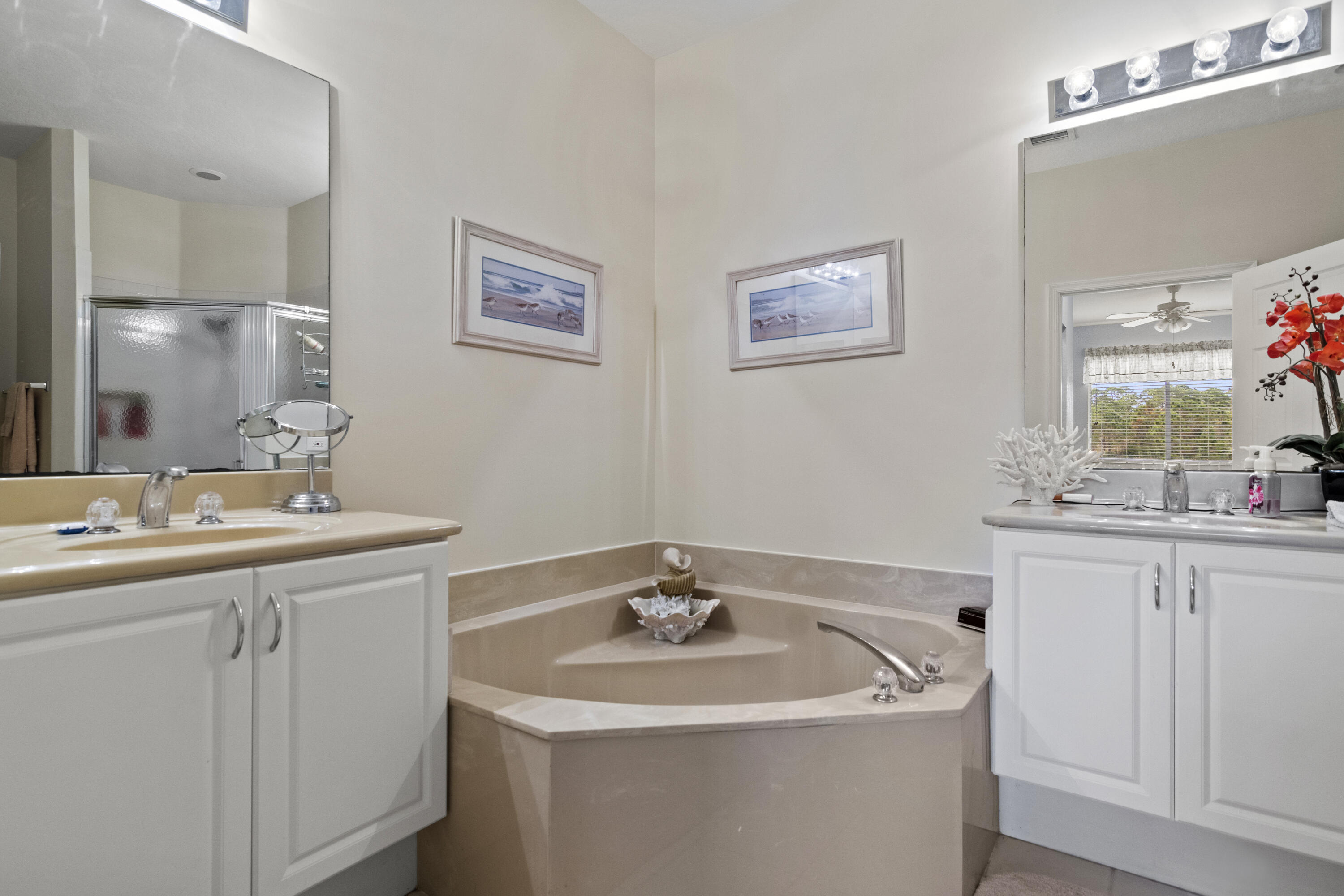 2542 Stockbridge Square SW