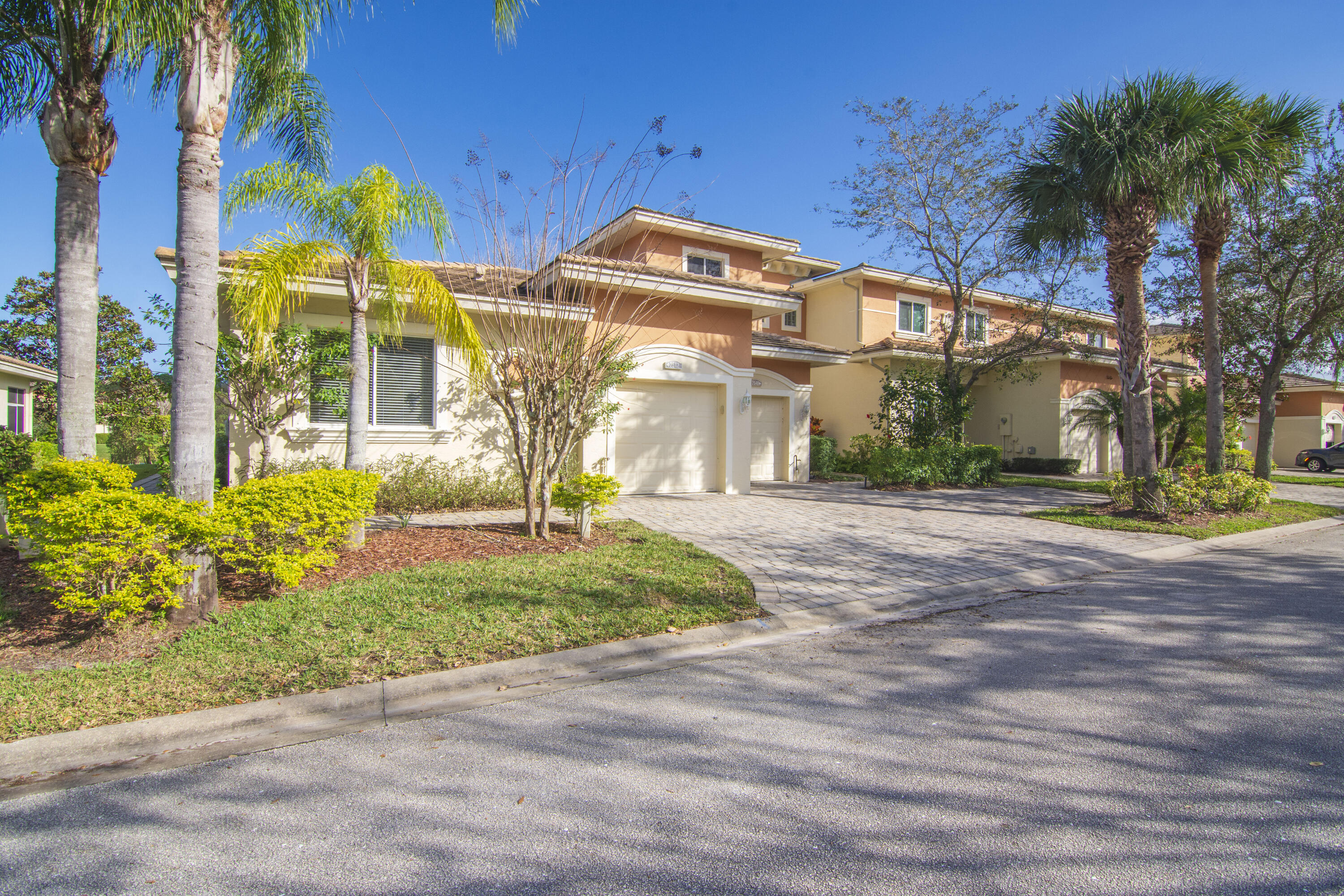 2542 Stockbridge Square SW