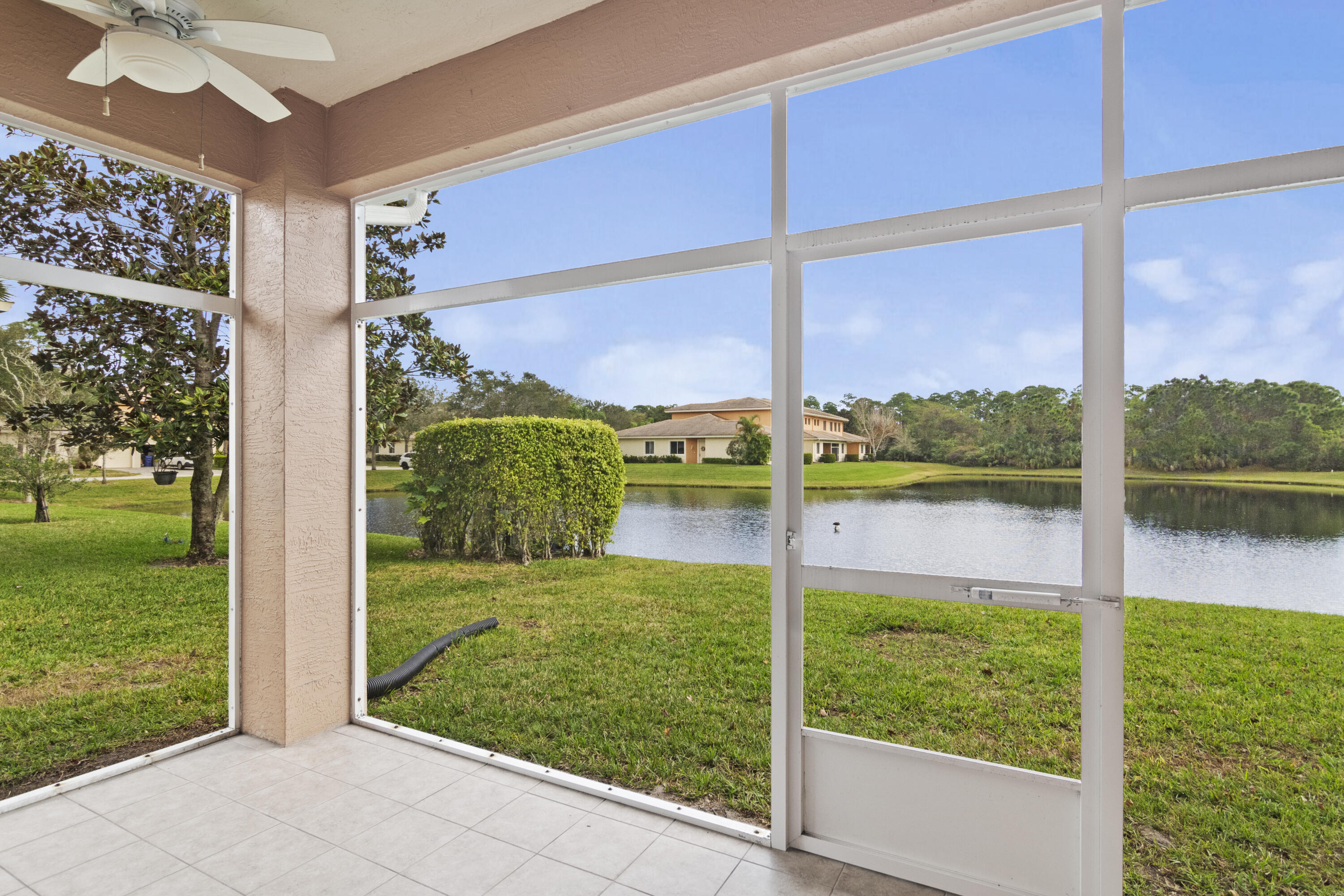 2542 Stockbridge Square SW