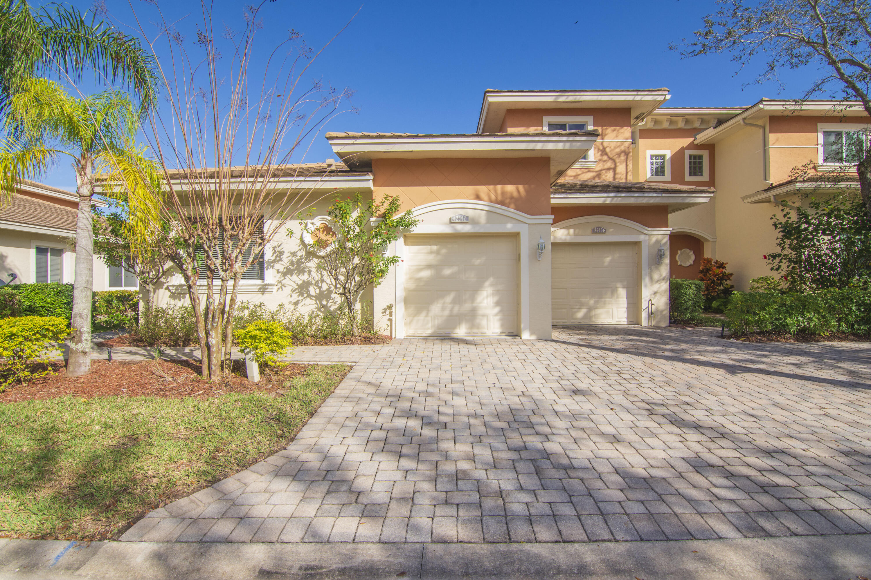 2542 Stockbridge Square SW