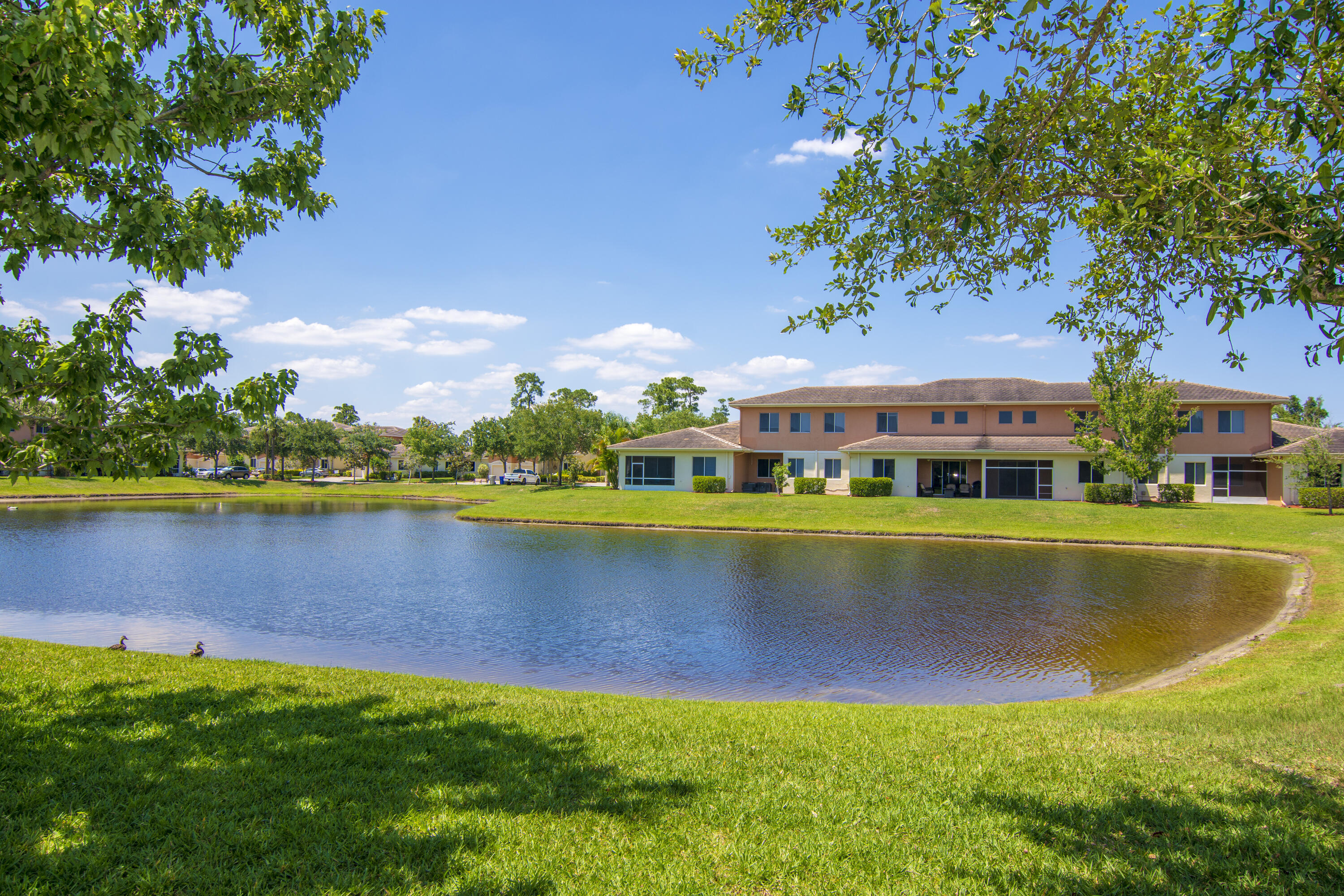 2542 Stockbridge Square SW