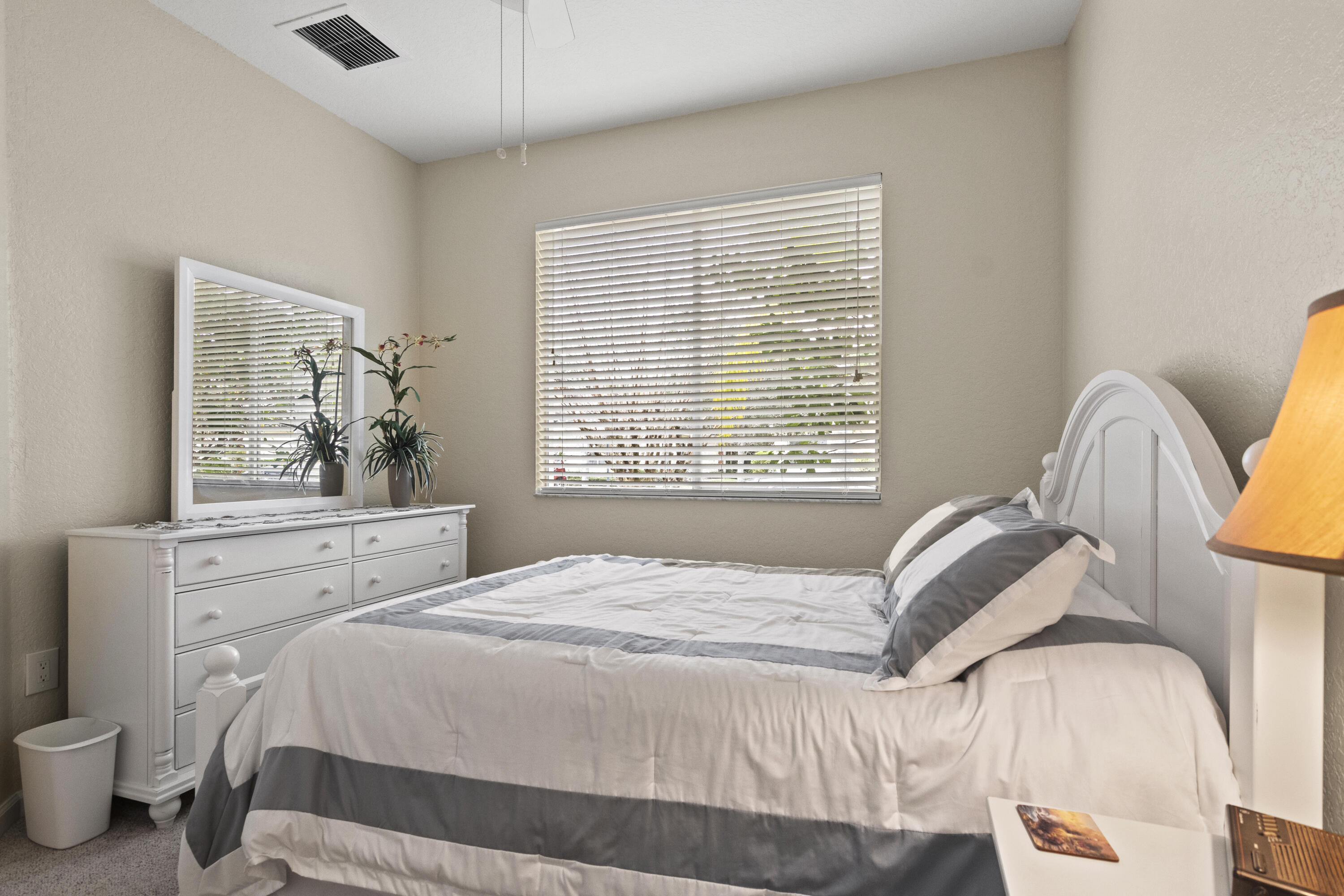 2542 Stockbridge Square SW