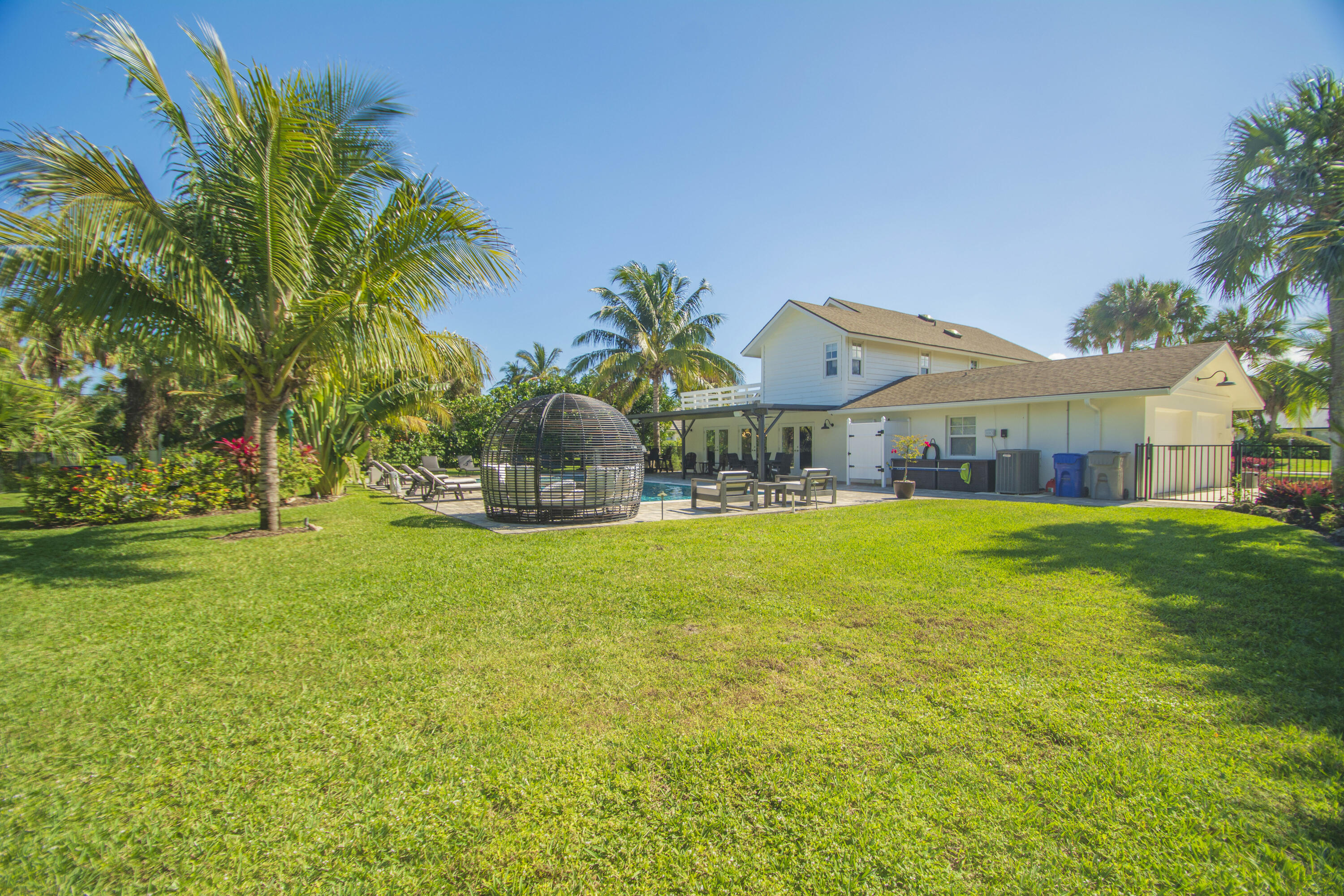 2180 Captains Walk