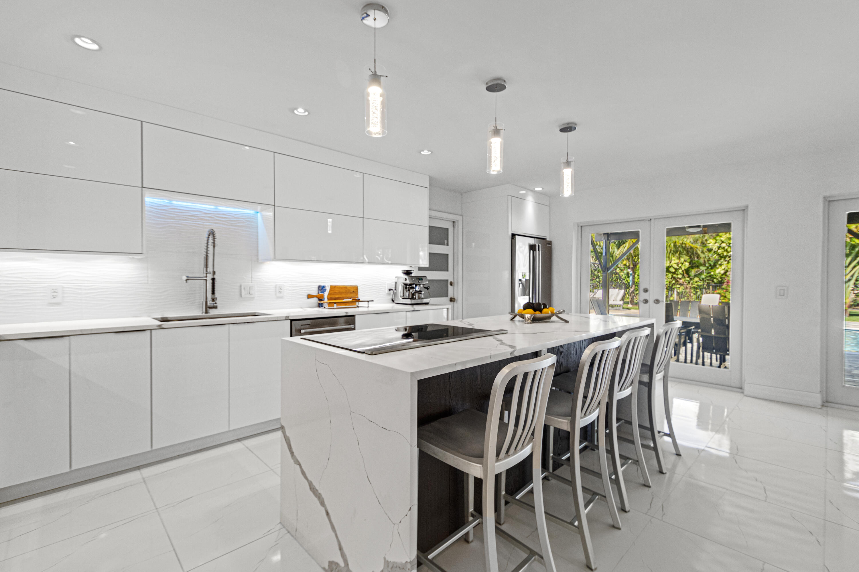2180 Captains Walk
