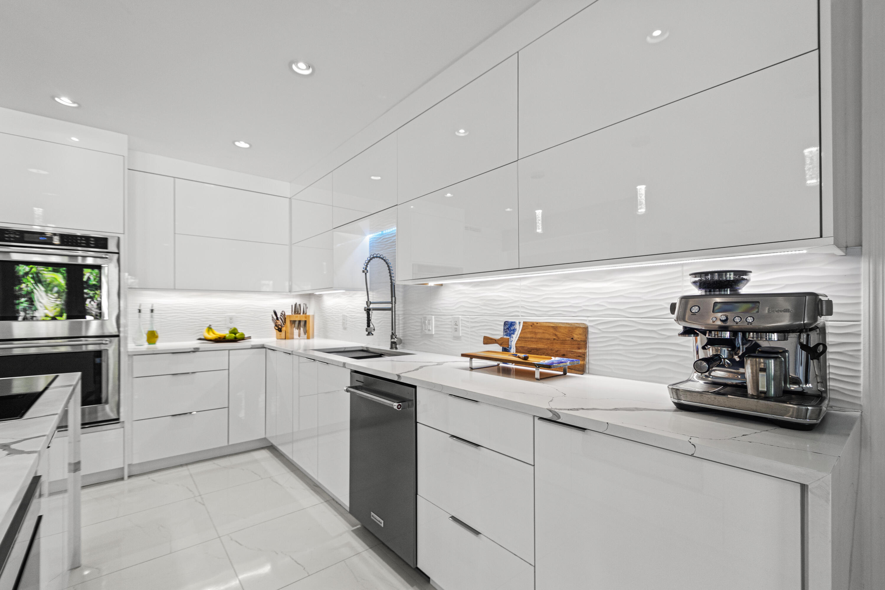 2180 Captains Walk