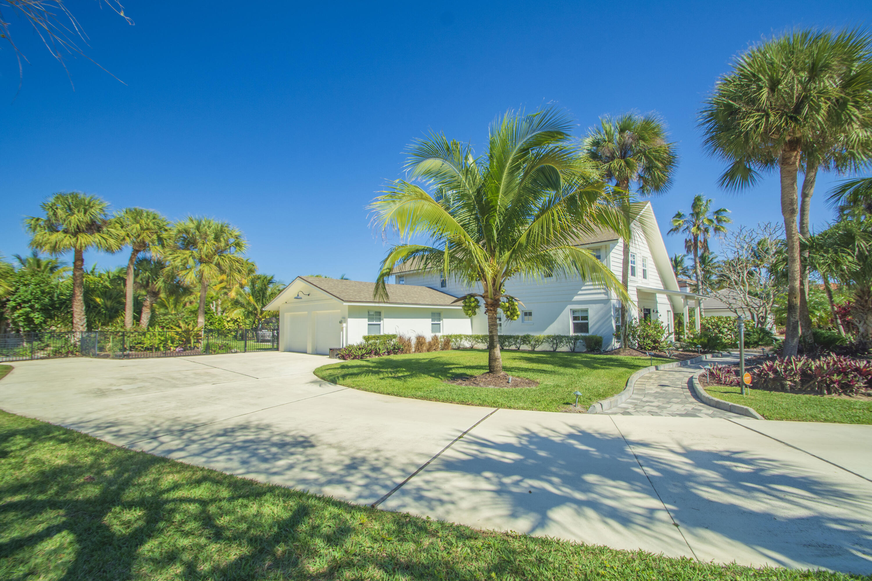 2180 Captains Walk