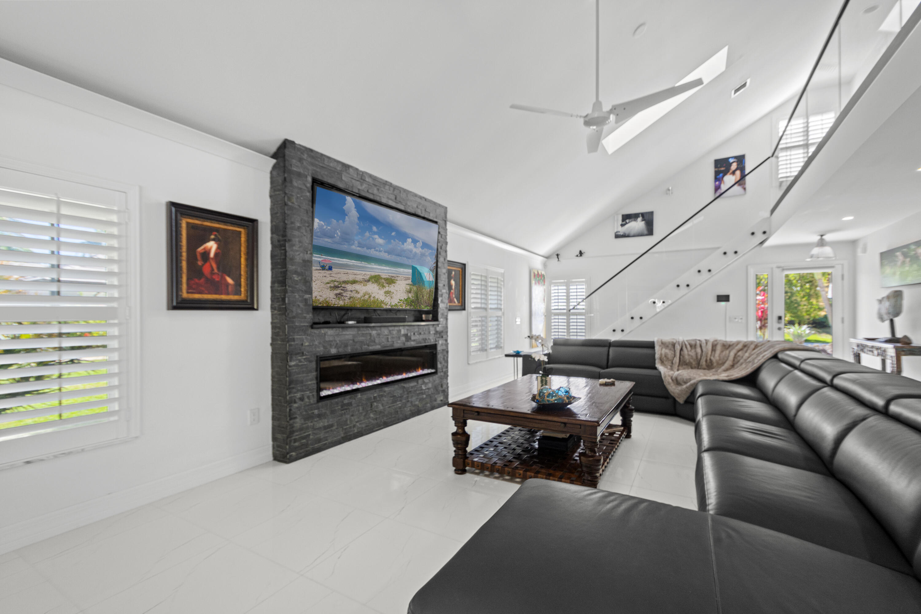 2180 Captains Walk