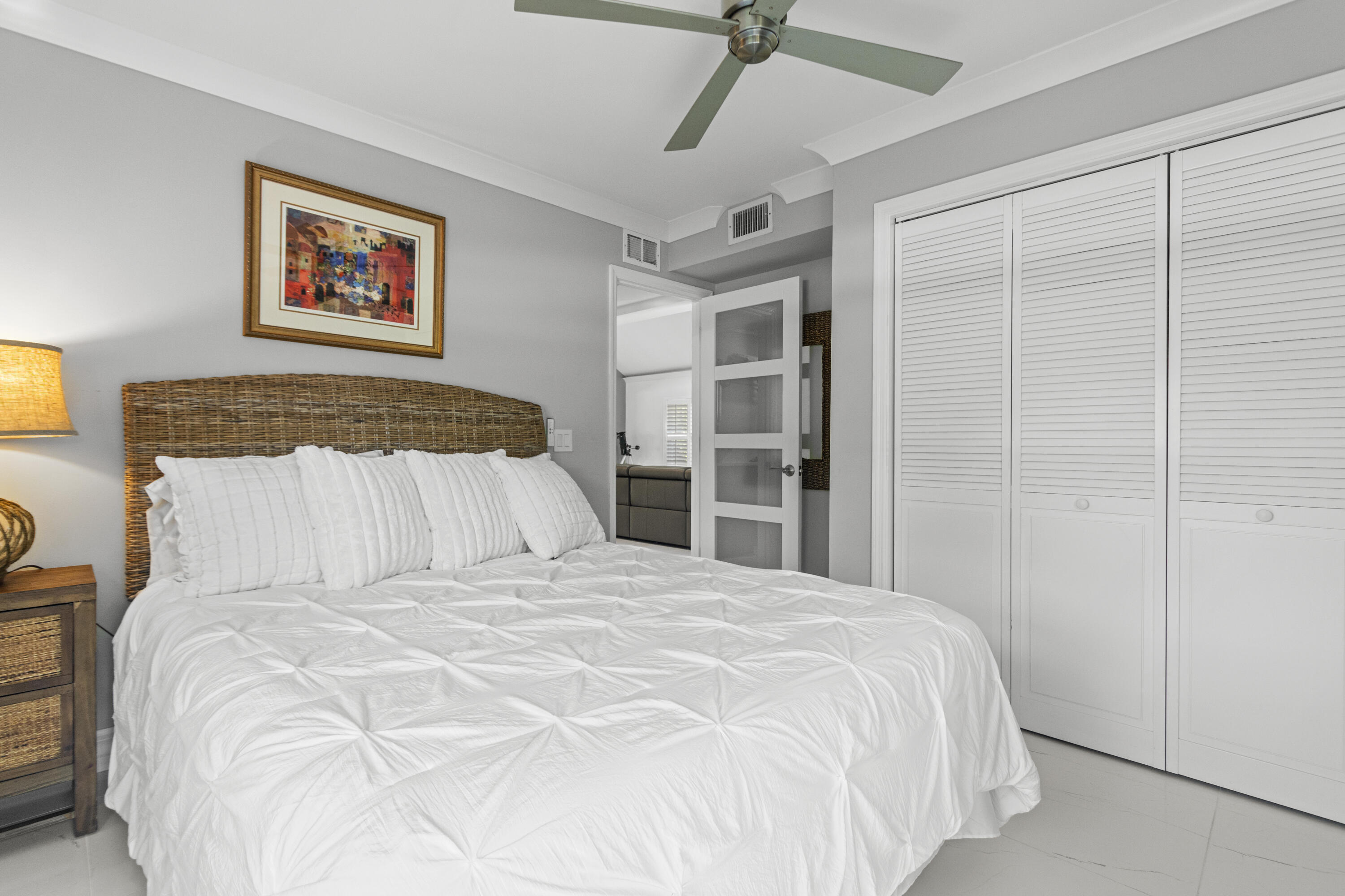 2180 Captains Walk