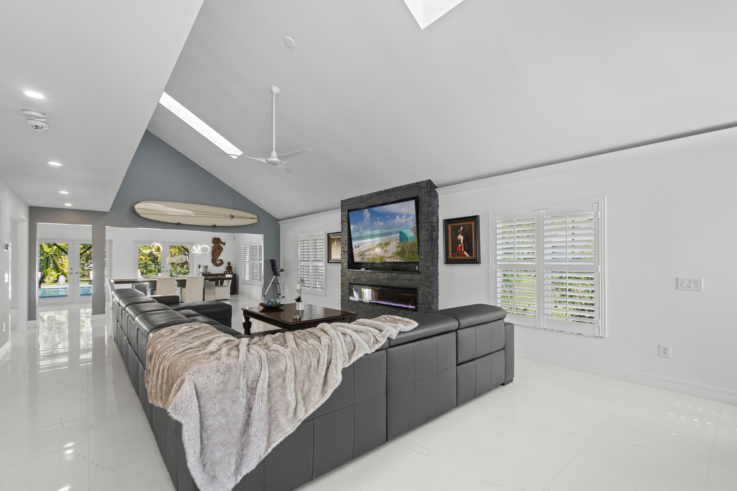 2180 Captains Walk