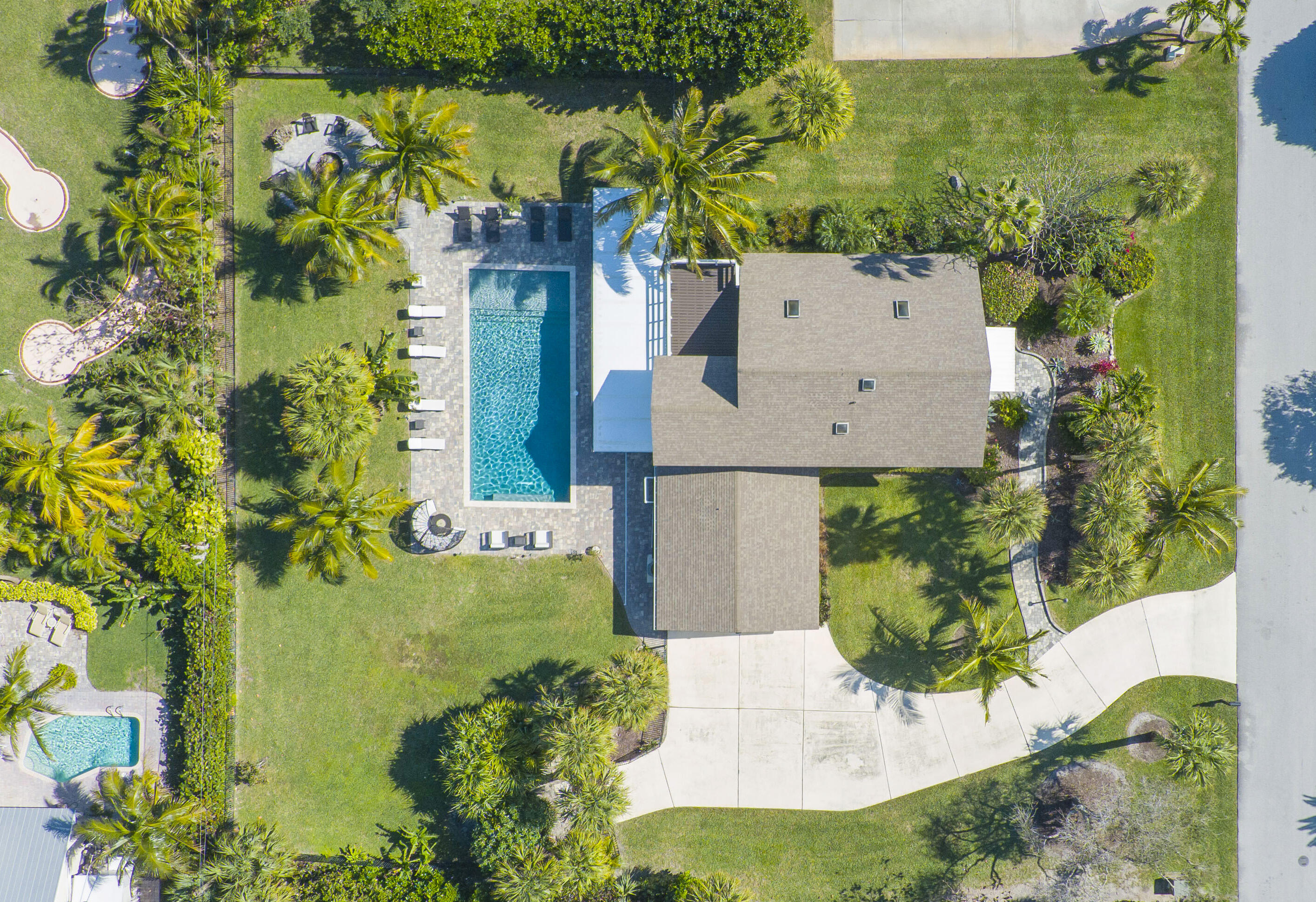 2180 Captains Walk