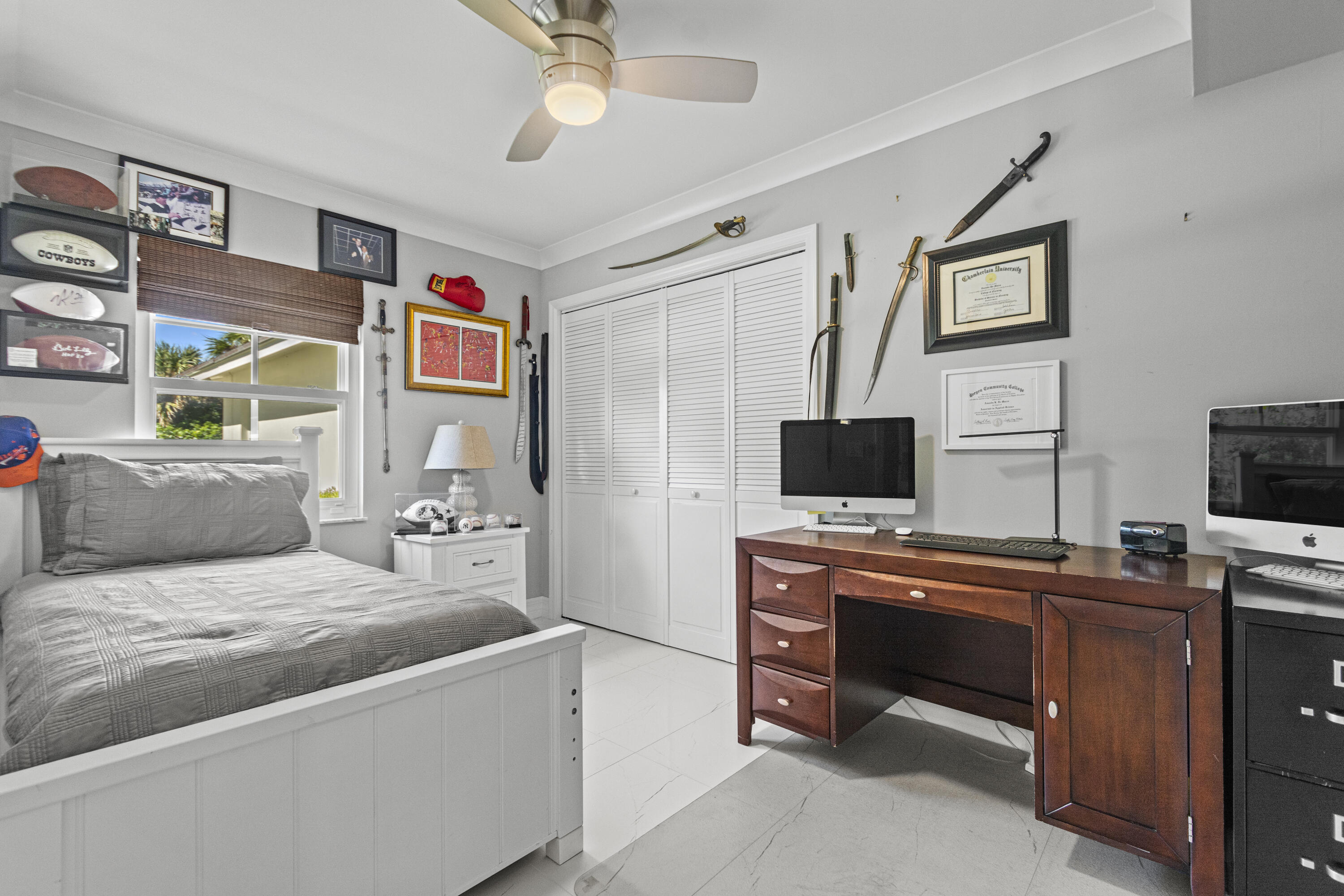 2180 Captains Walk