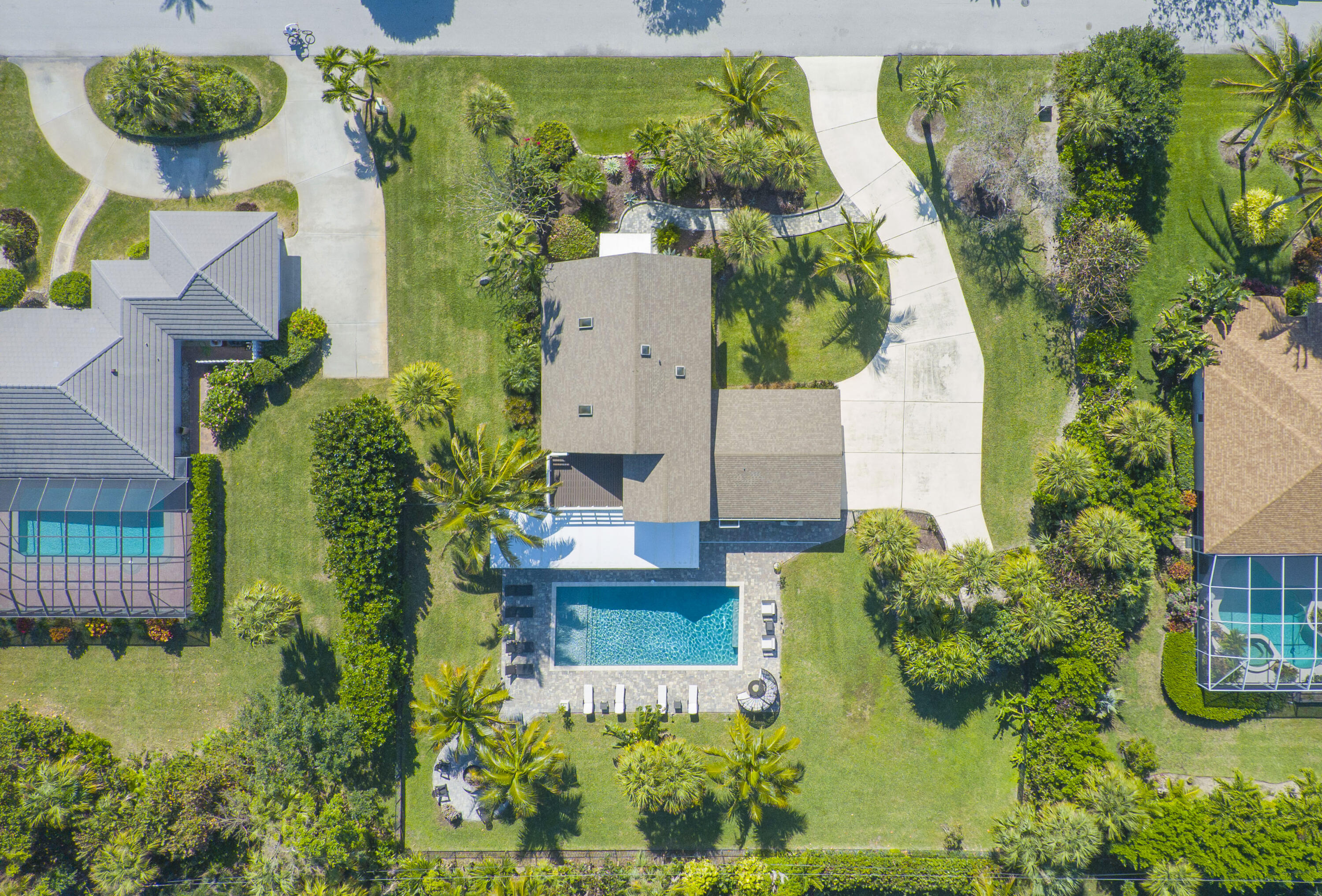 2180 Captains Walk