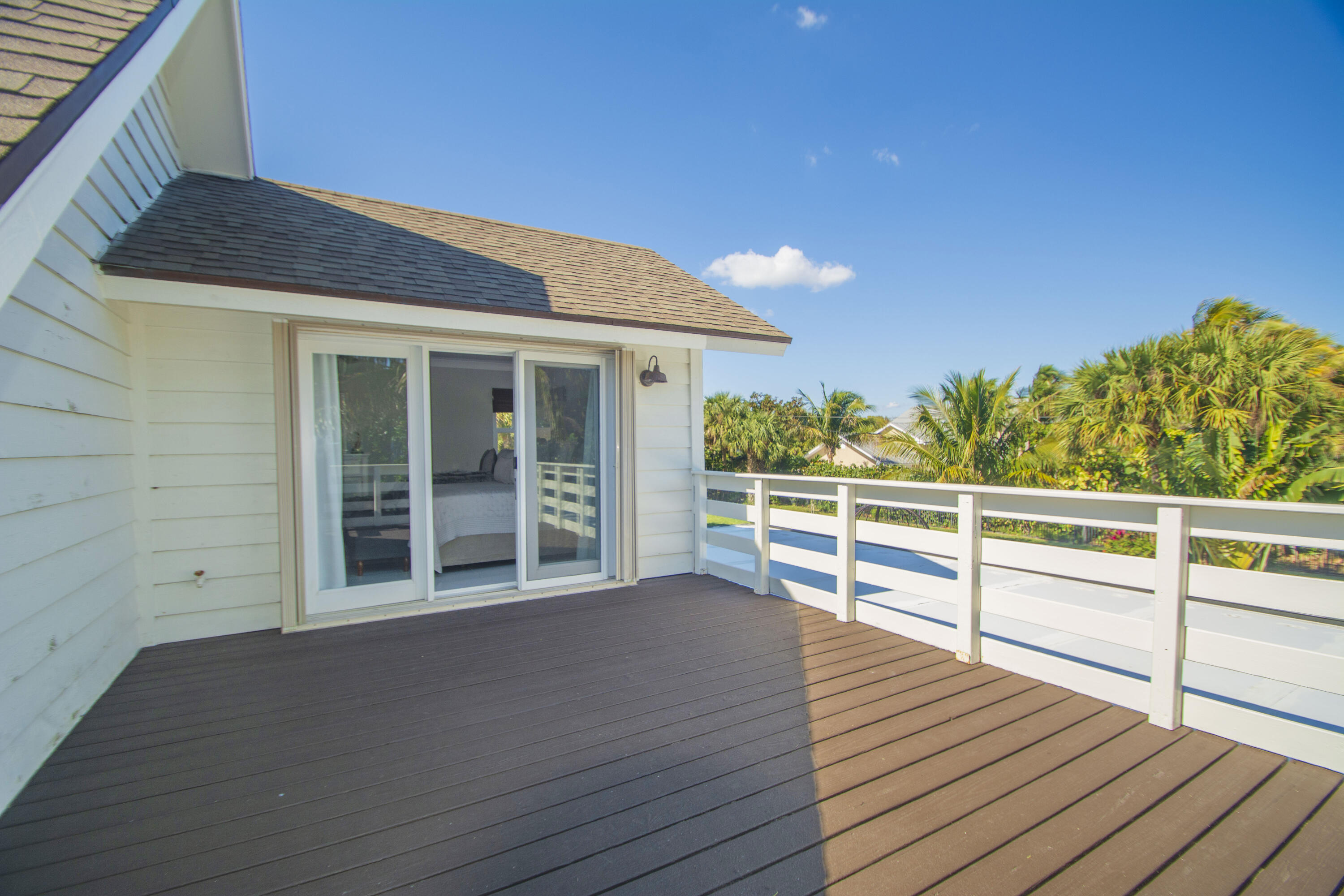 2180 Captains Walk