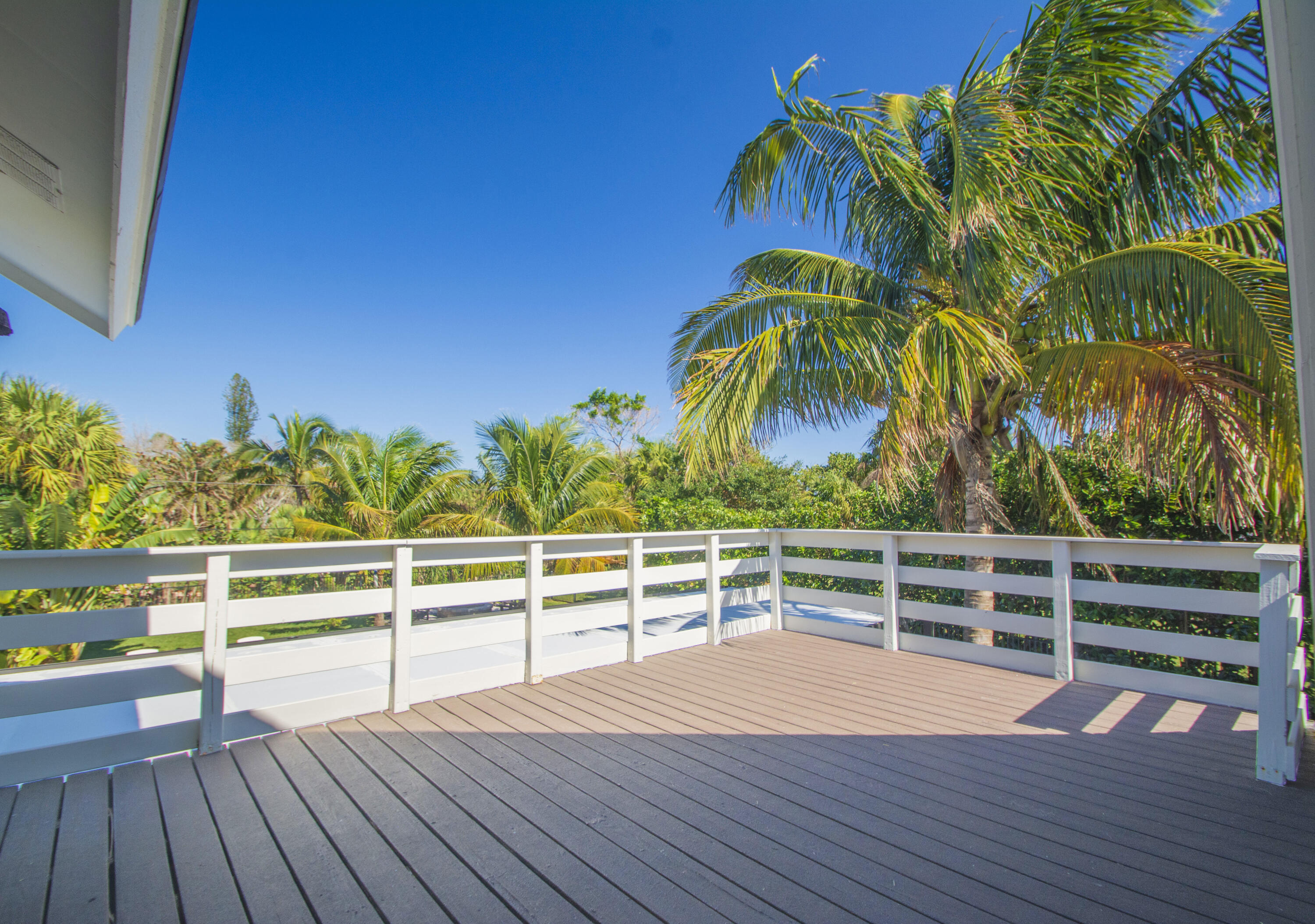 2180 Captains Walk