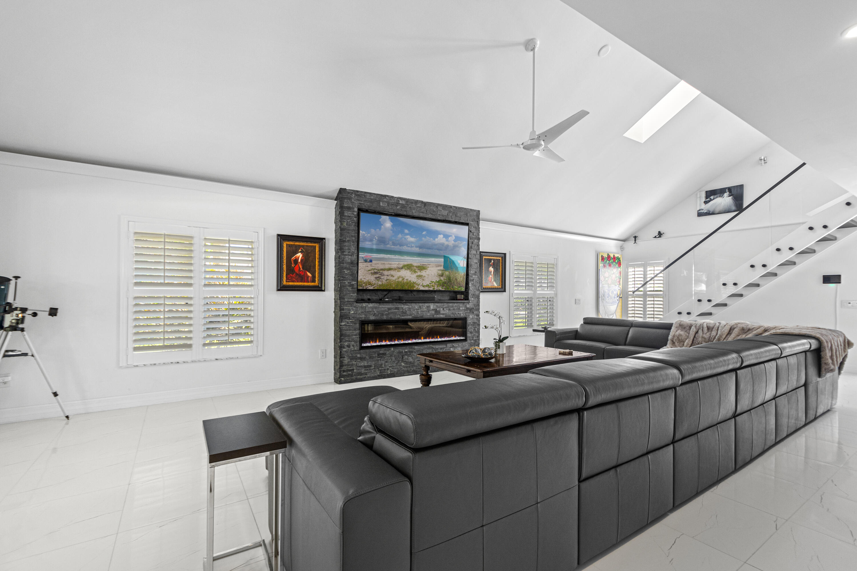 2180 Captains Walk