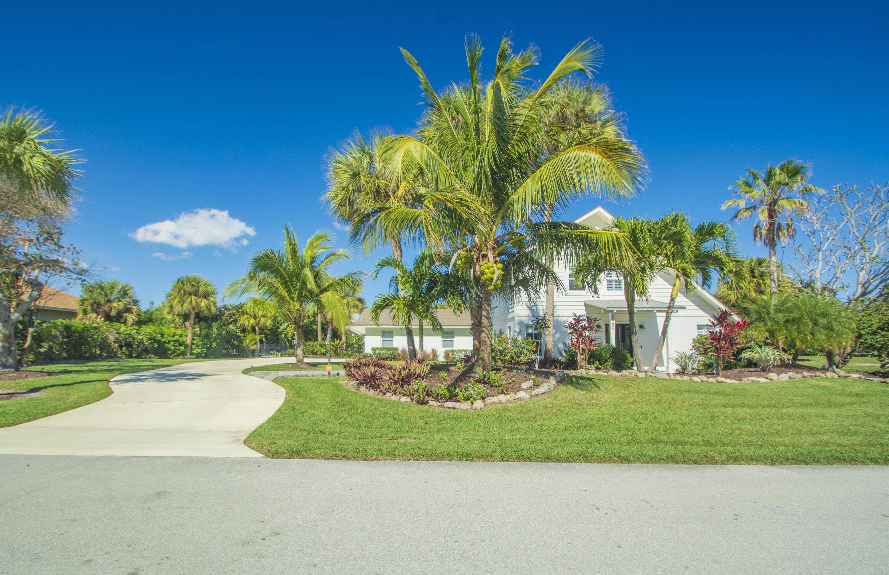 2180 Captains Walk