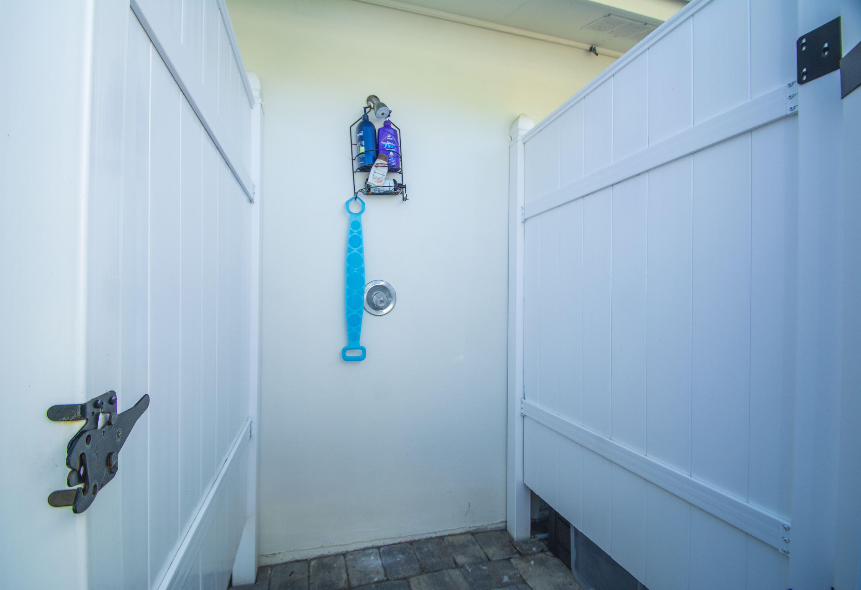2180 Captains Walk