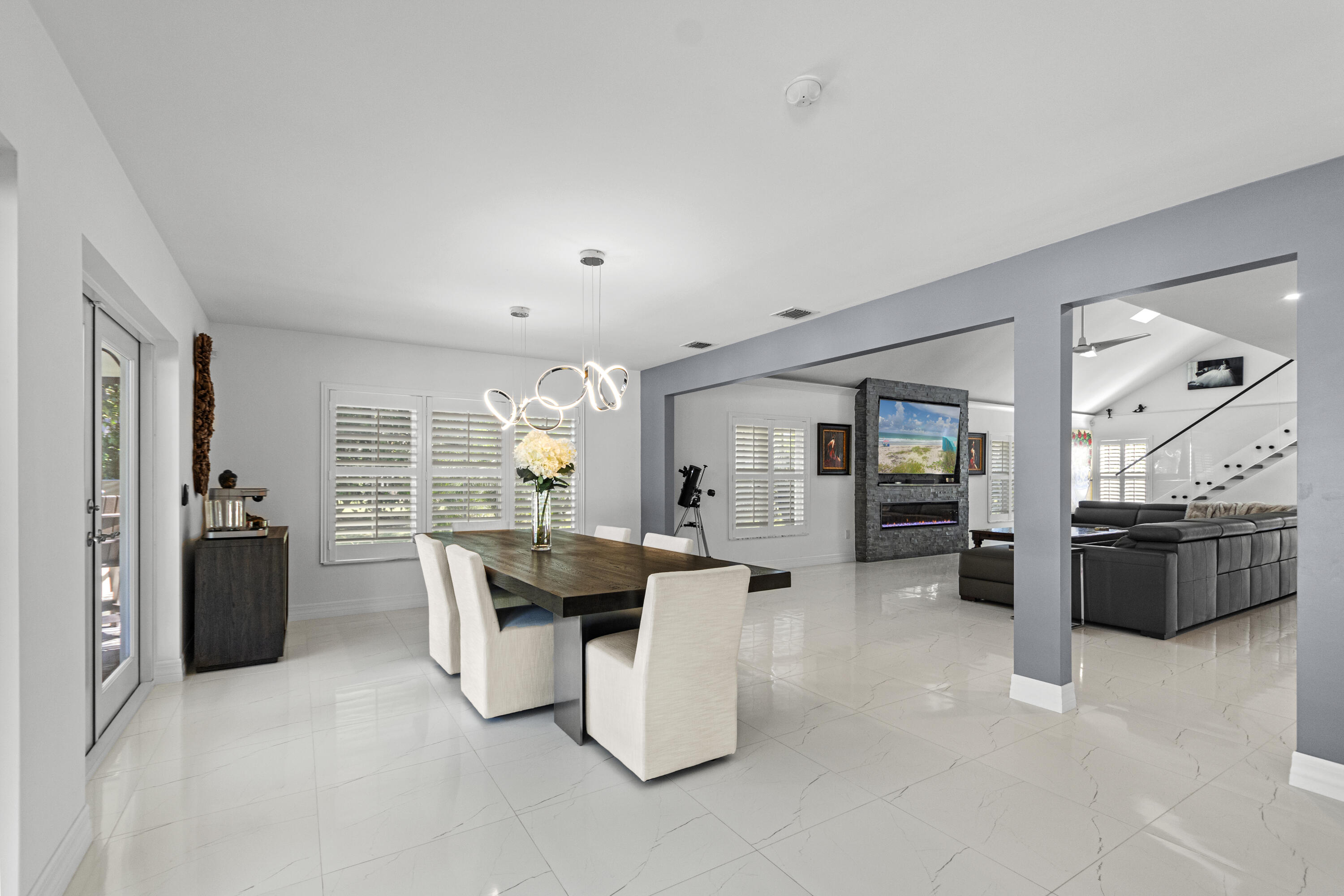 2180 Captains Walk