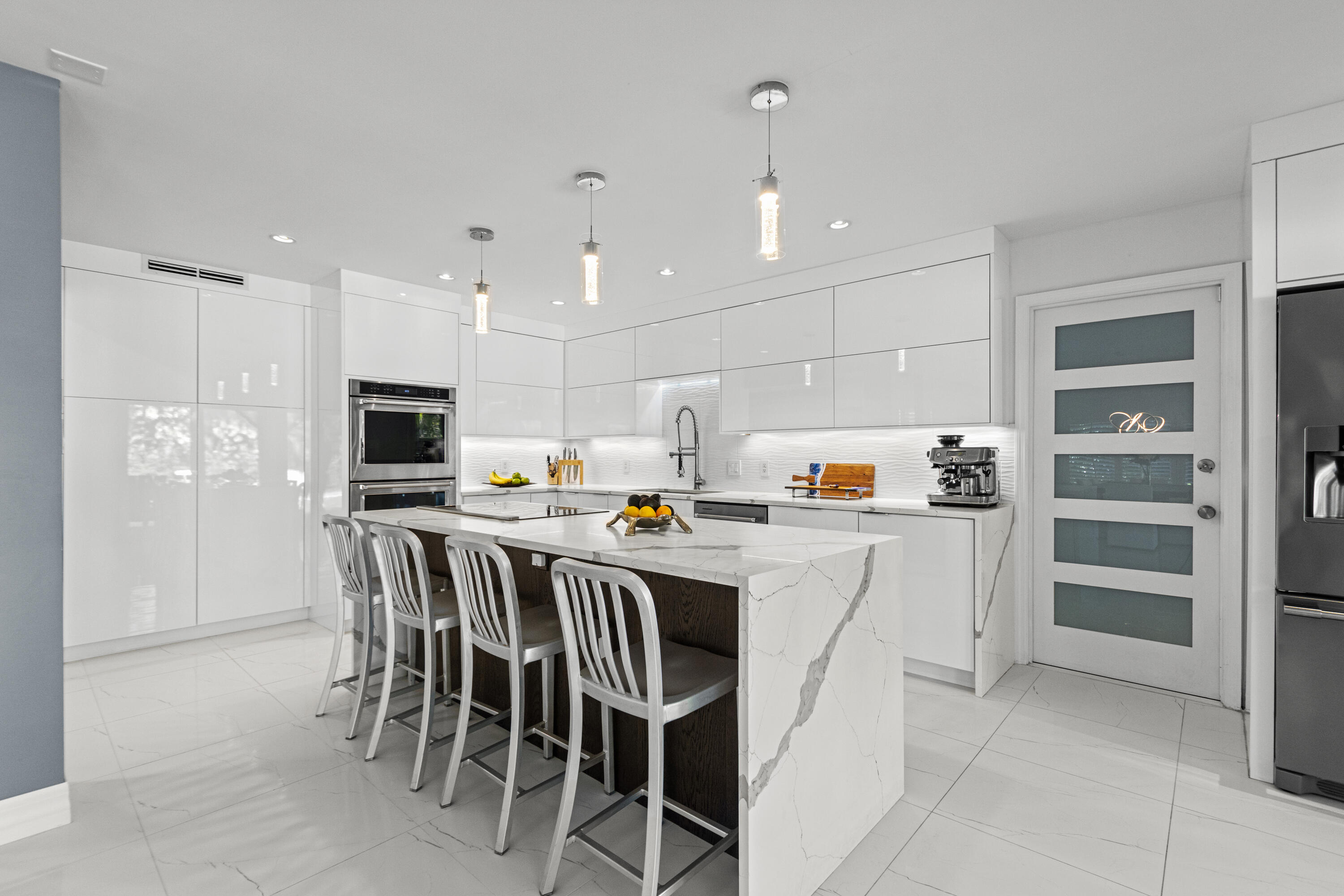 2180 Captains Walk