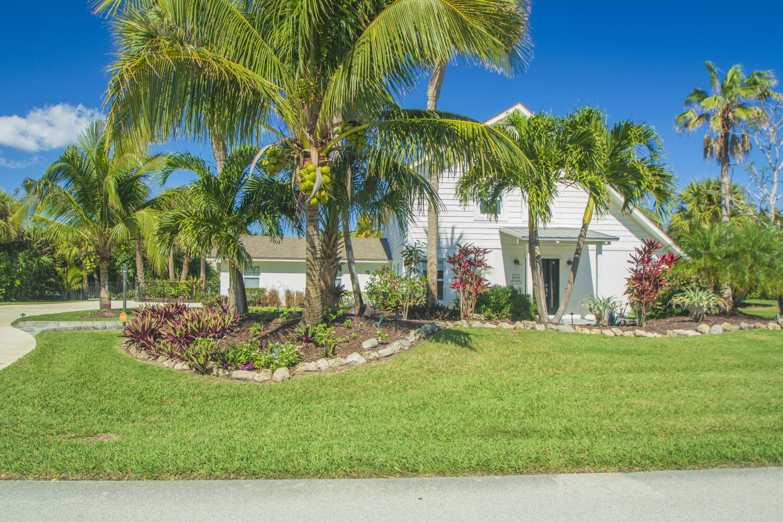 2180 Captains Walk