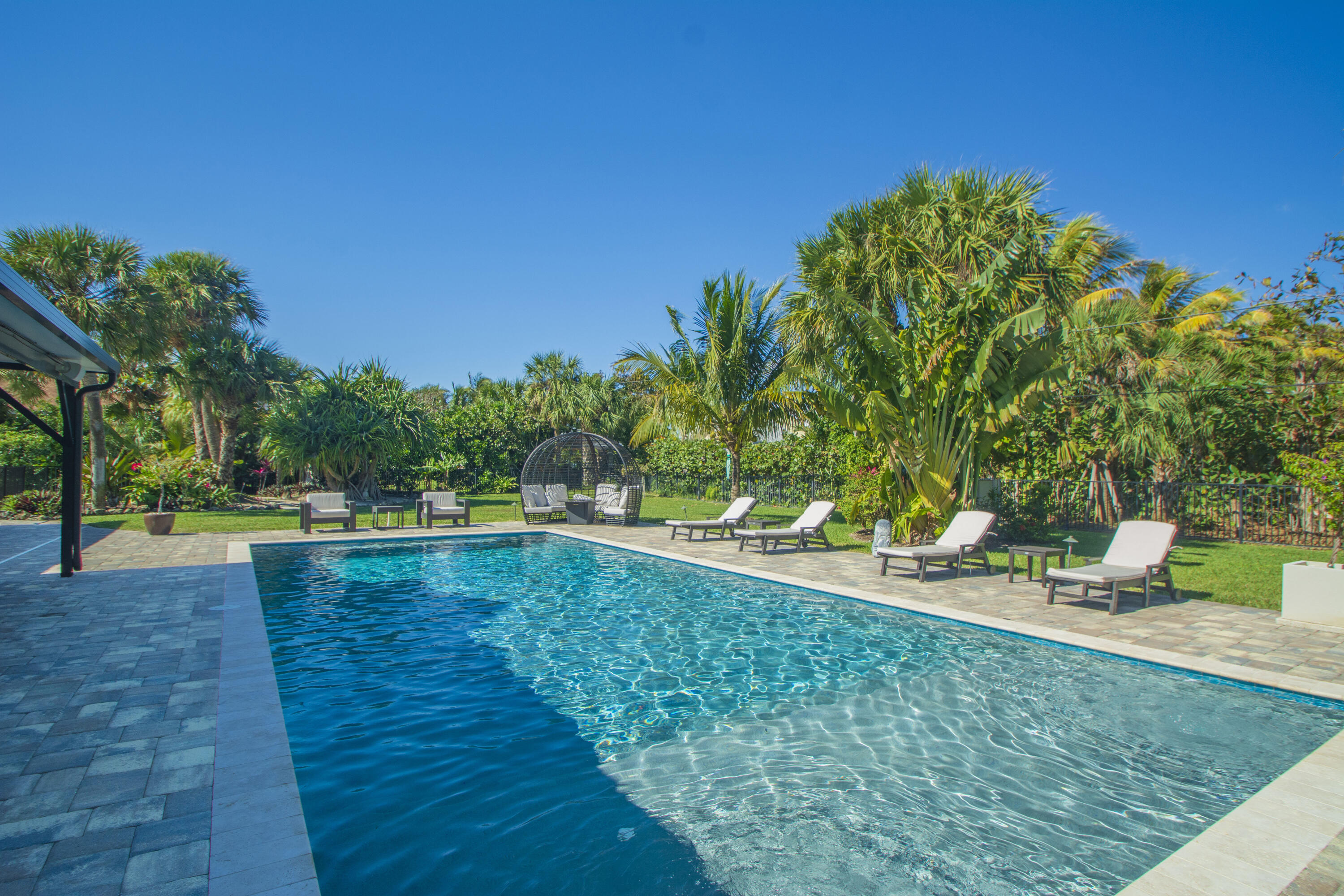 2180 Captains Walk
