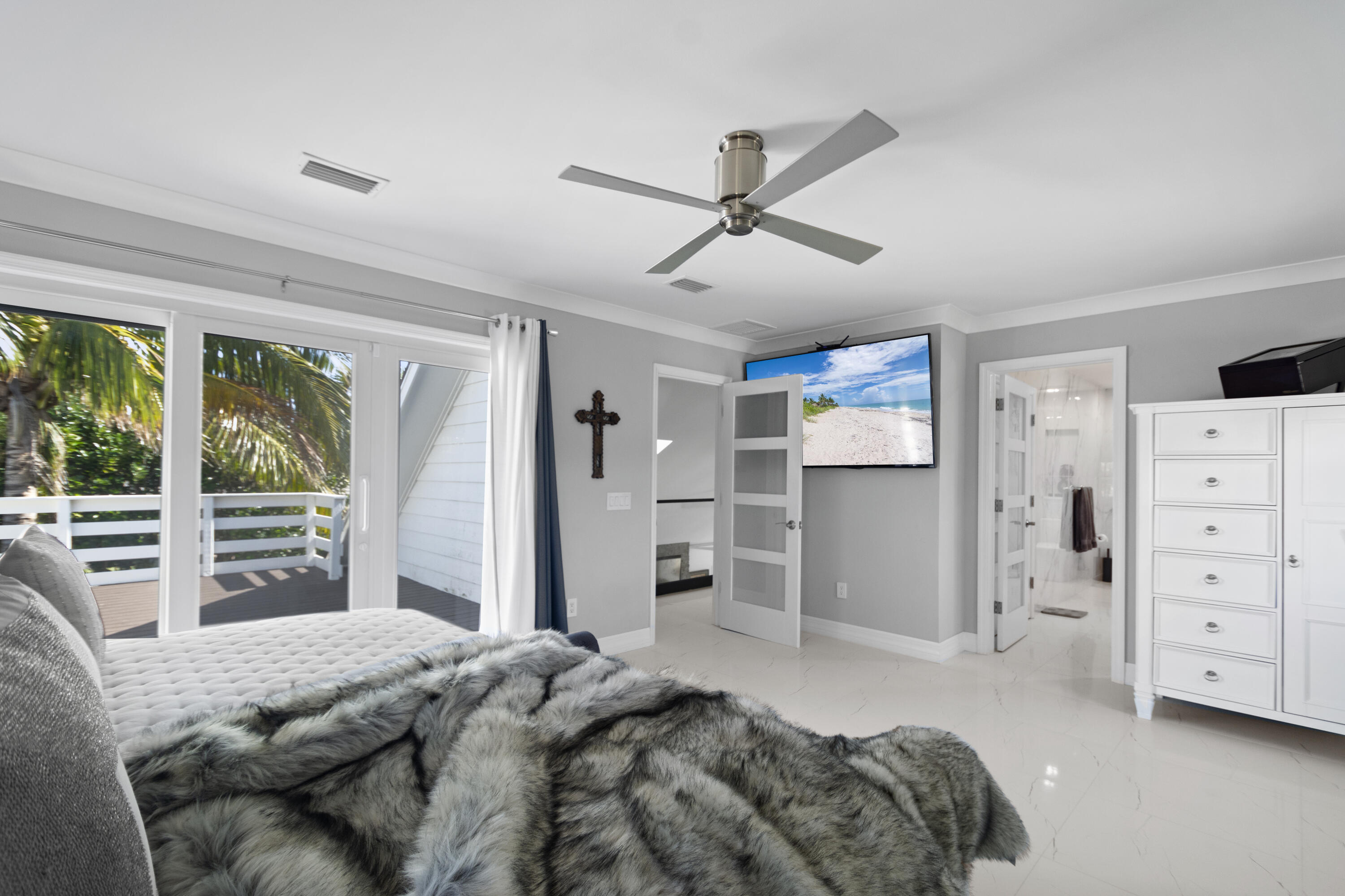 2180 Captains Walk