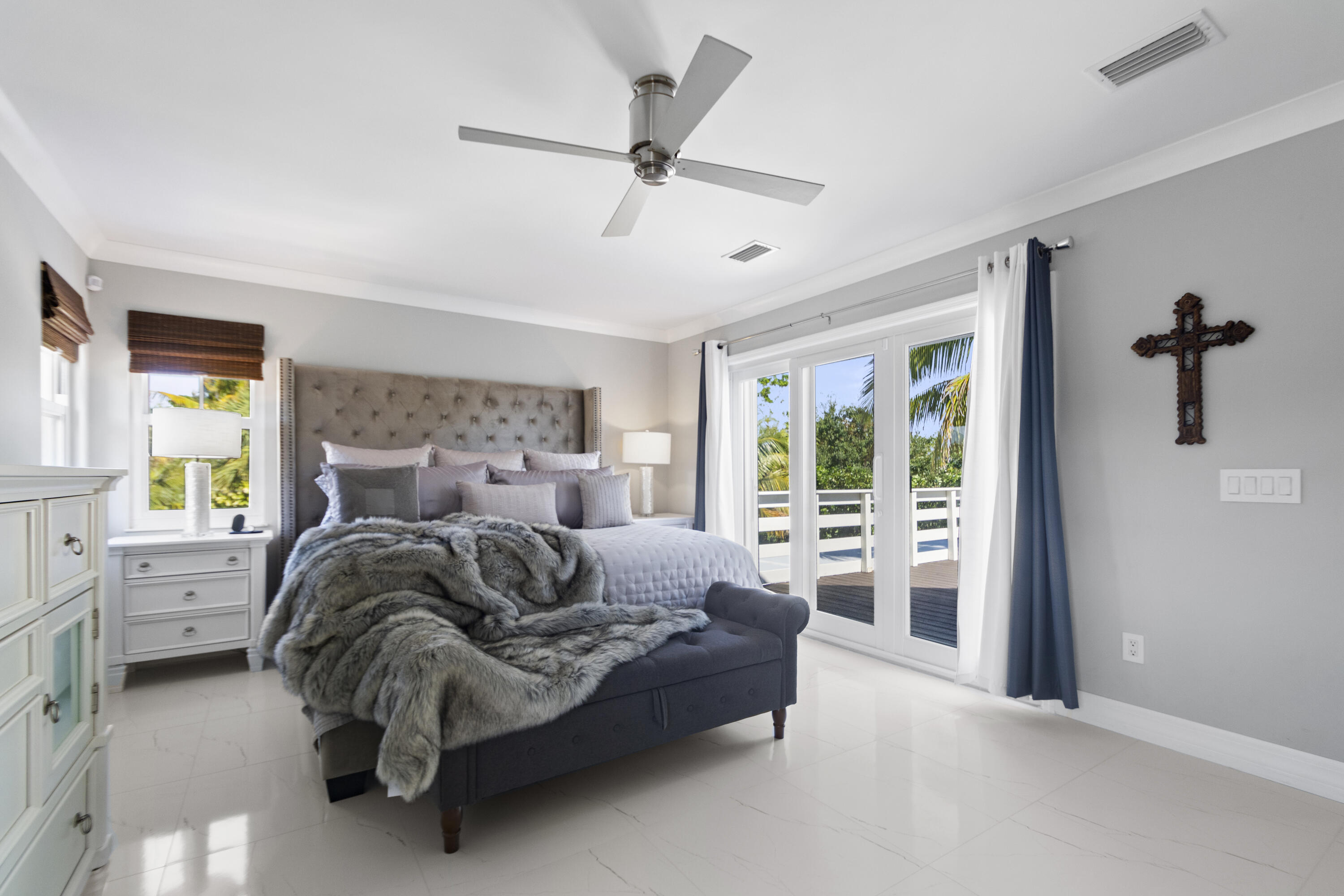2180 Captains Walk