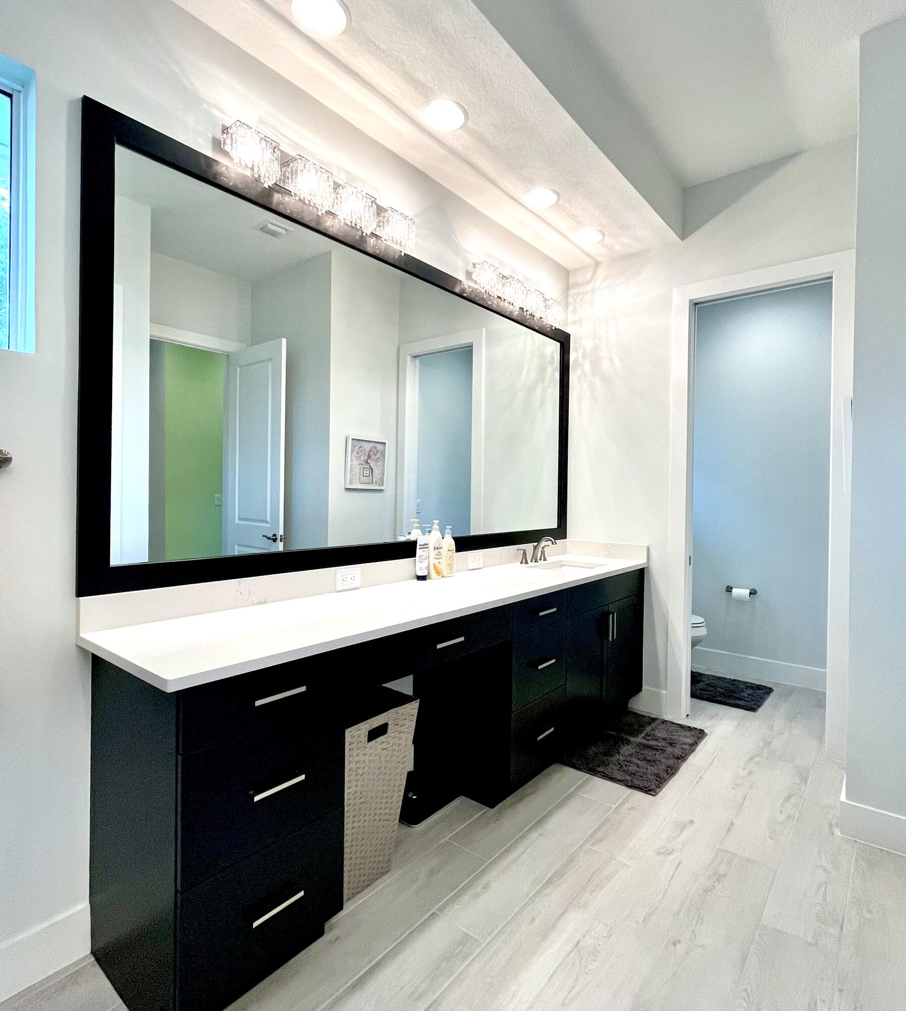 454 Jacqueline Way SW