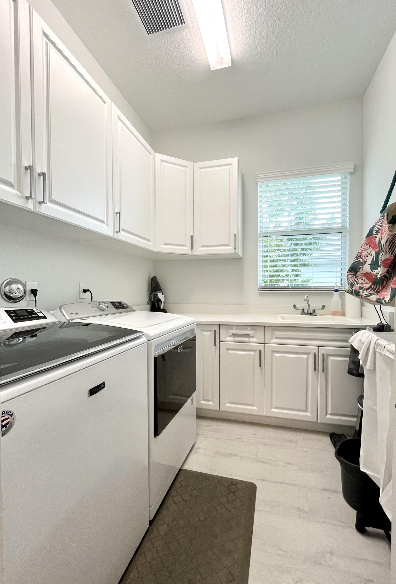 454 Jacqueline Way SW