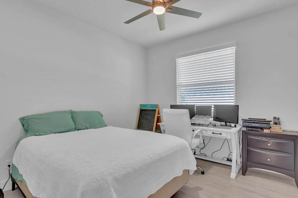 454 Jacqueline Way SW