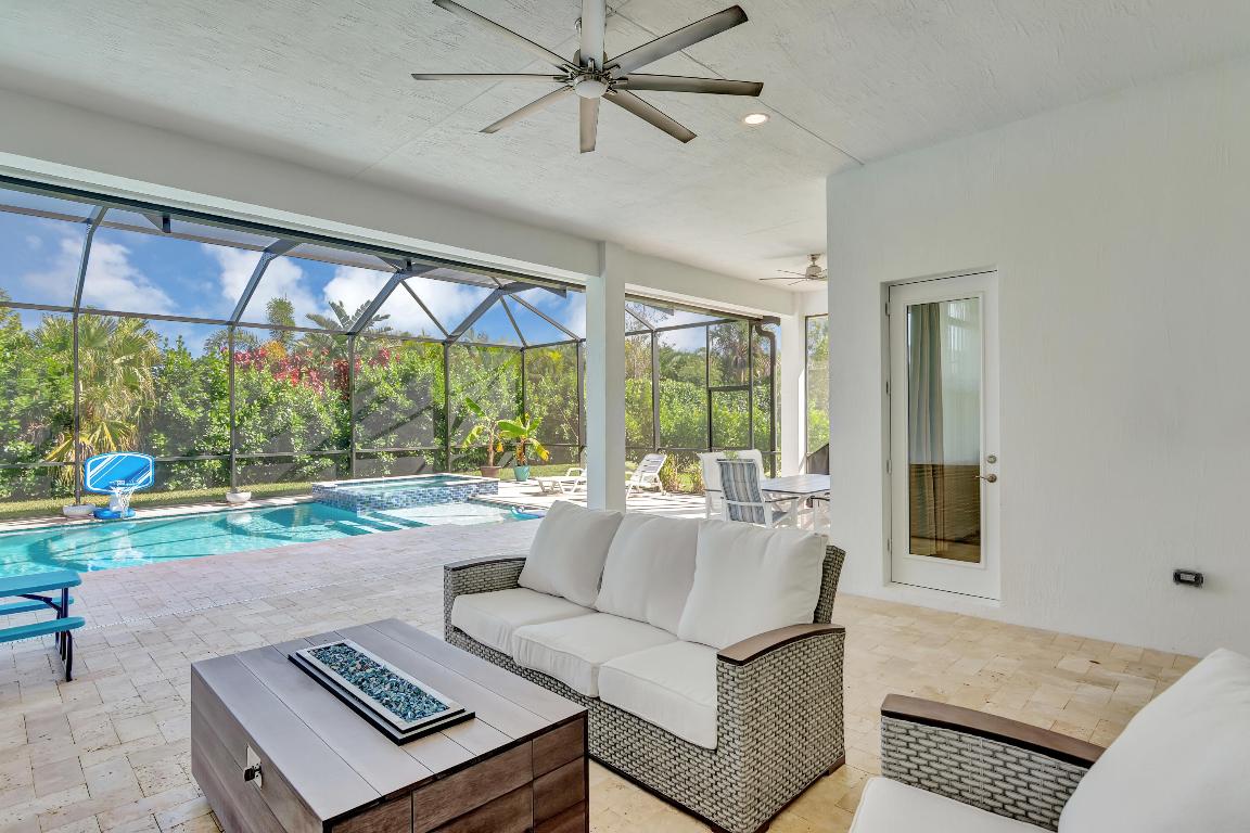 454 Jacqueline Way SW